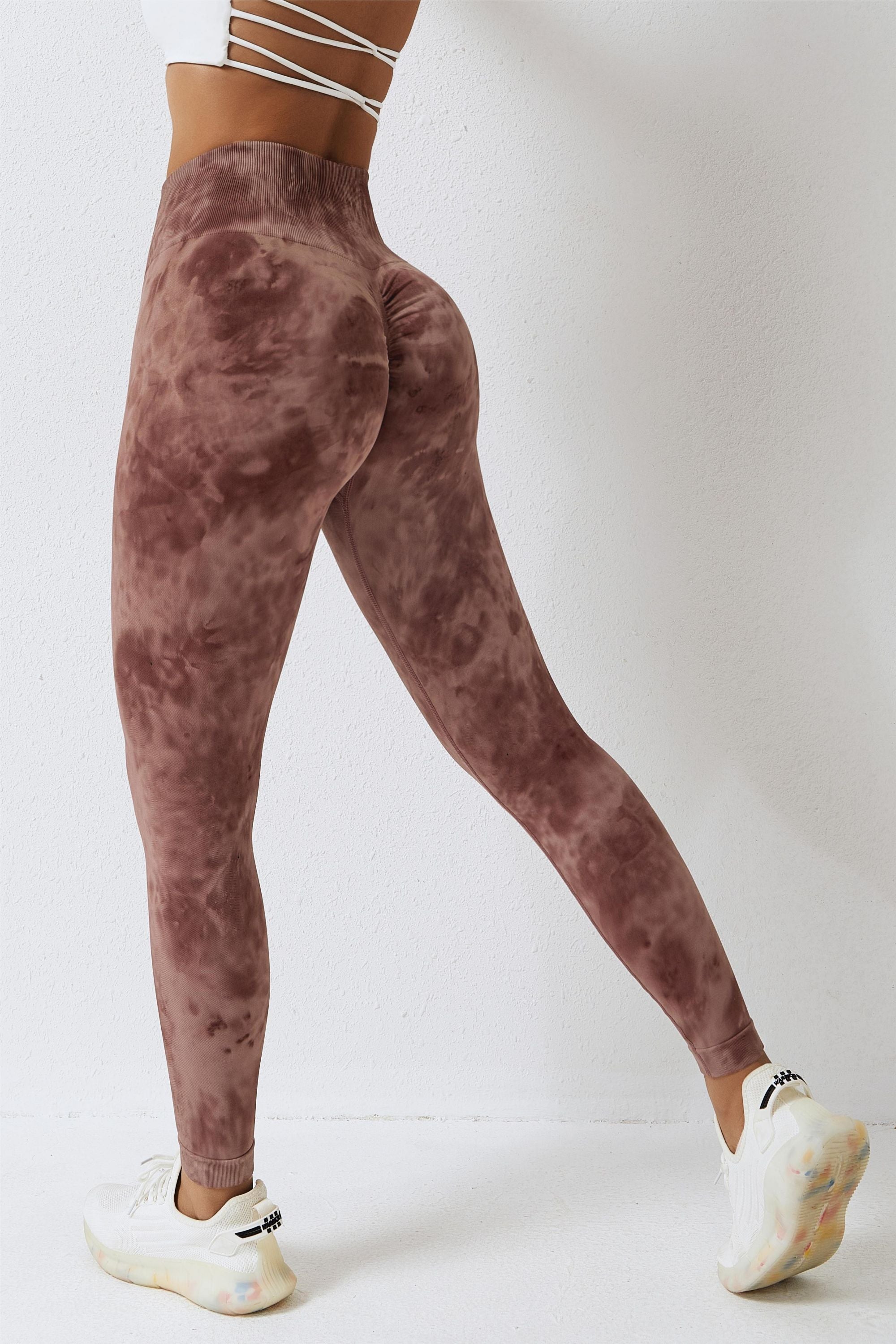 Seamless Tie Dye Scrunch Leggings by bornfocus