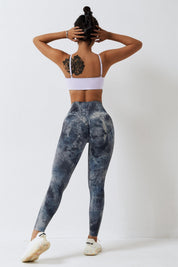 Seamless Tie Dye Scrunch Leggings by bornfocus