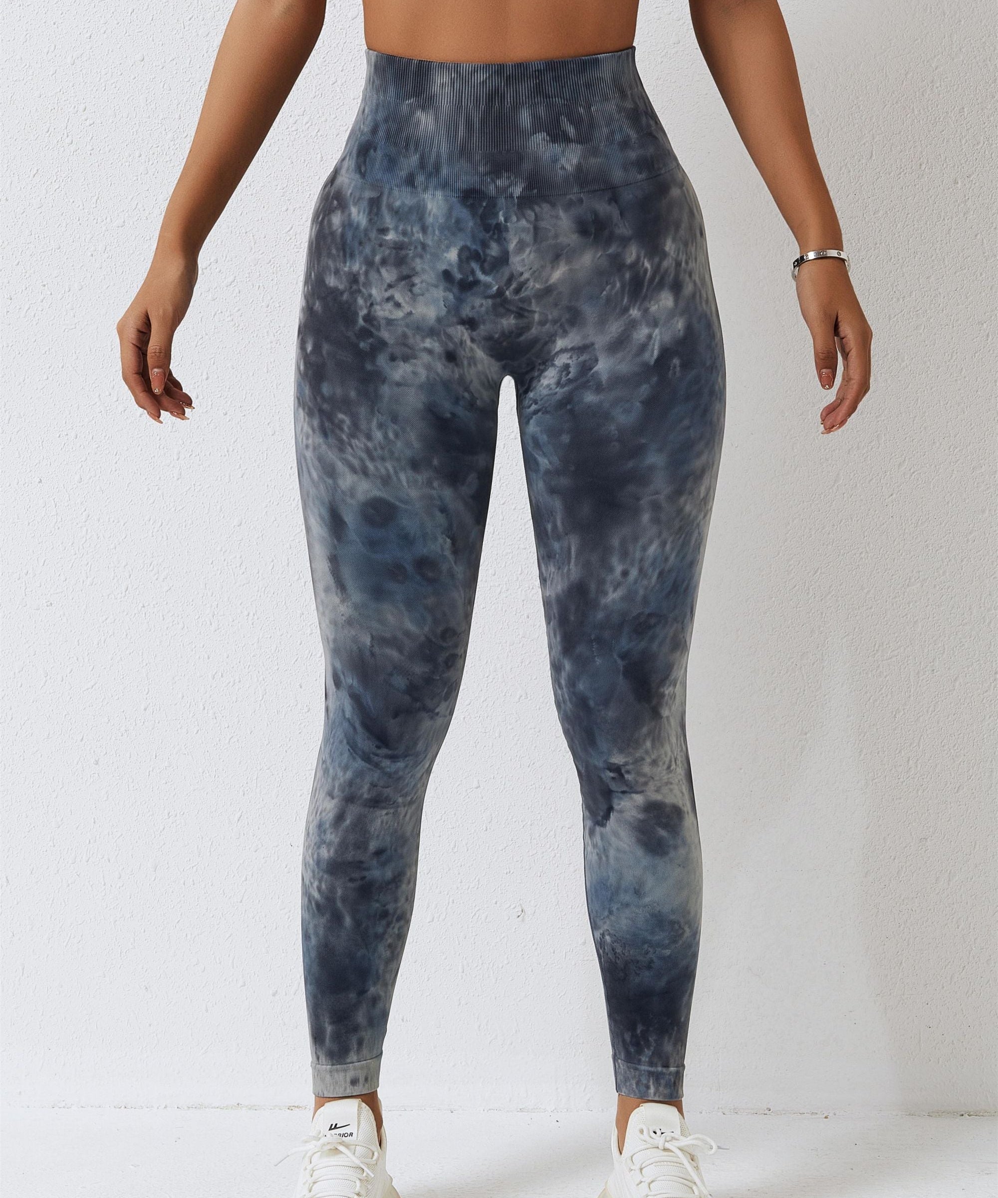 Seamless Tie Dye Scrunch Leggings by bornfocus