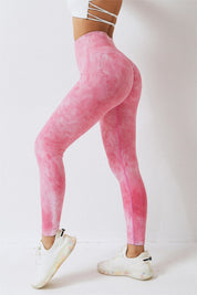 Seamless Tie Dye Scrunch Leggings by bornfocus