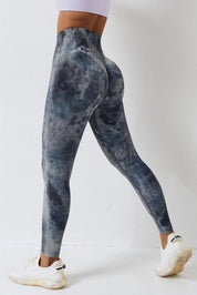 Seamless Tie Dye Scrunch Leggings by bornfocus