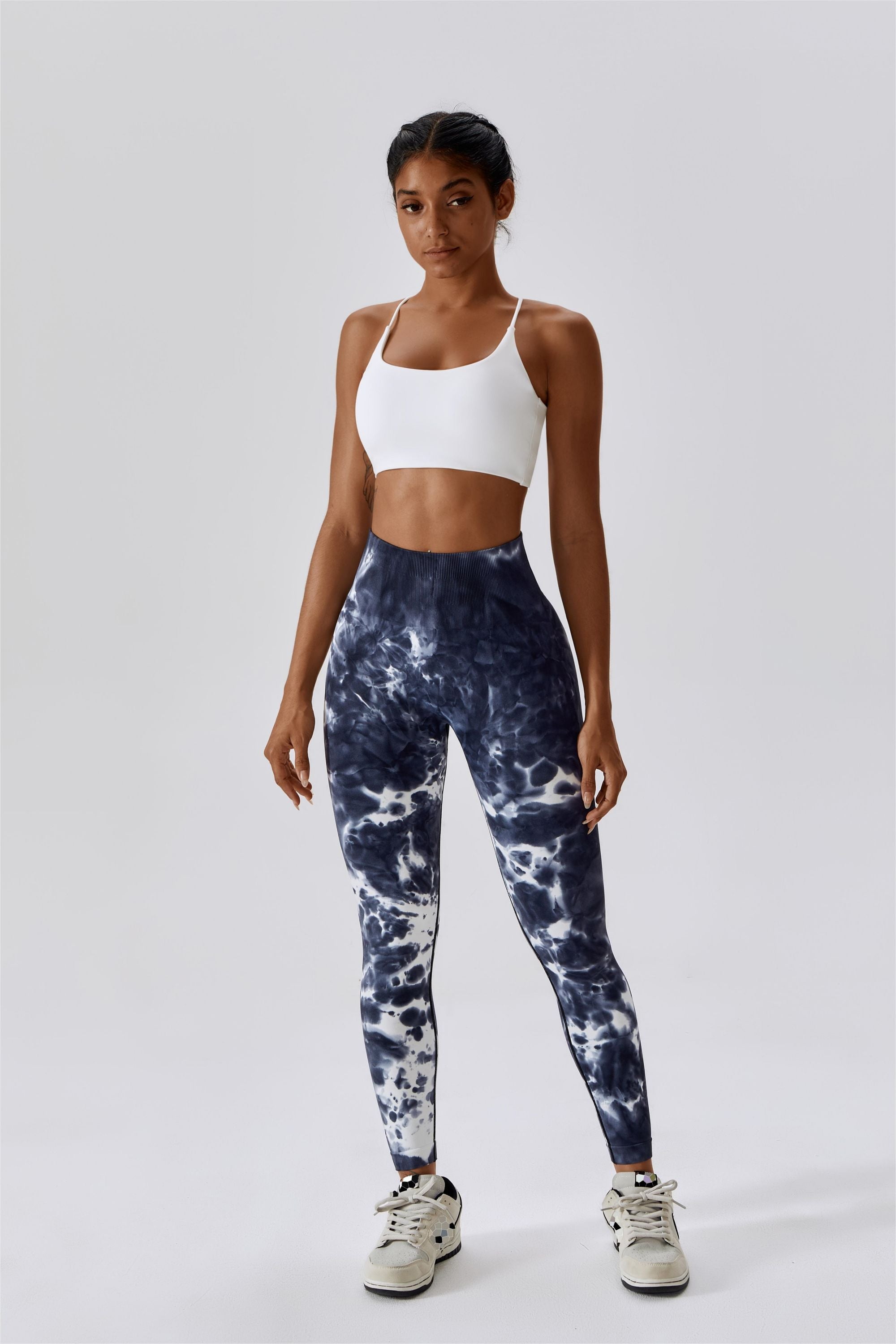 Seamless Tie Dye Scrunch Leggings by bornfocus