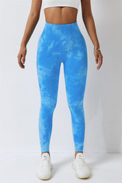 Seamless Tie Dye Scrunch Leggings by bornfocus