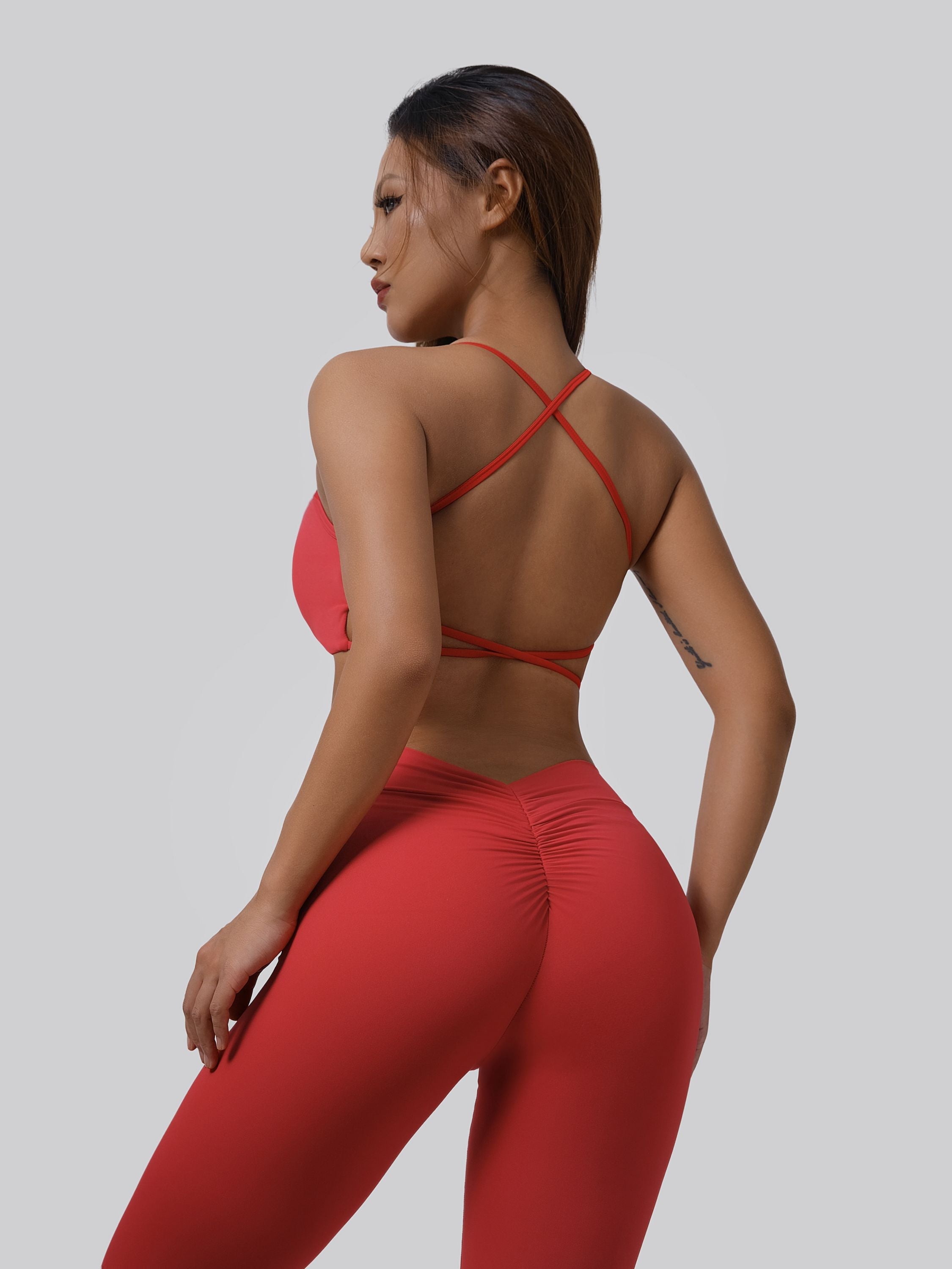 V-Back Scrunch Leggings by bornfocus