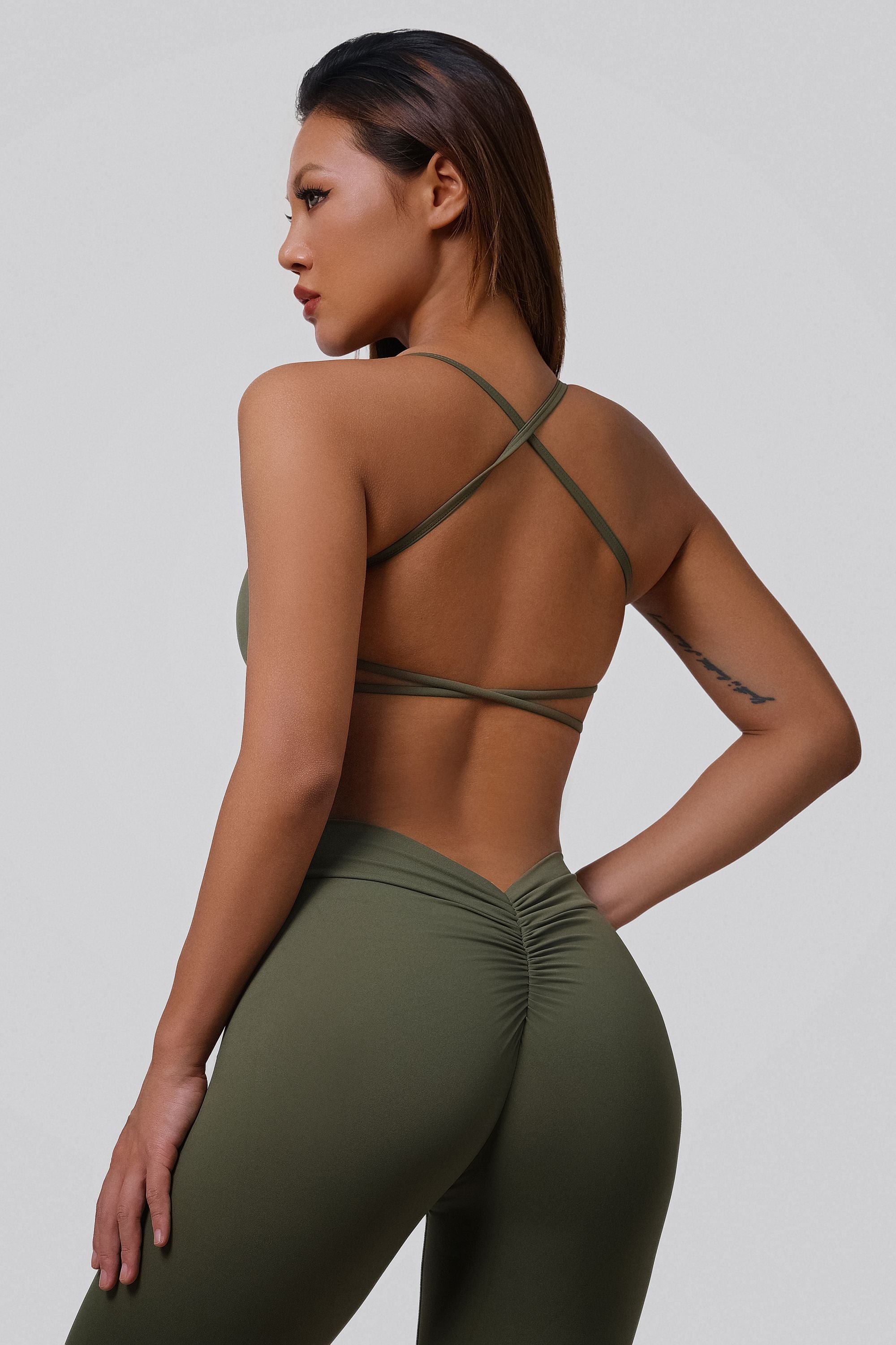 V-Back Scrunch Leggings by bornfocus