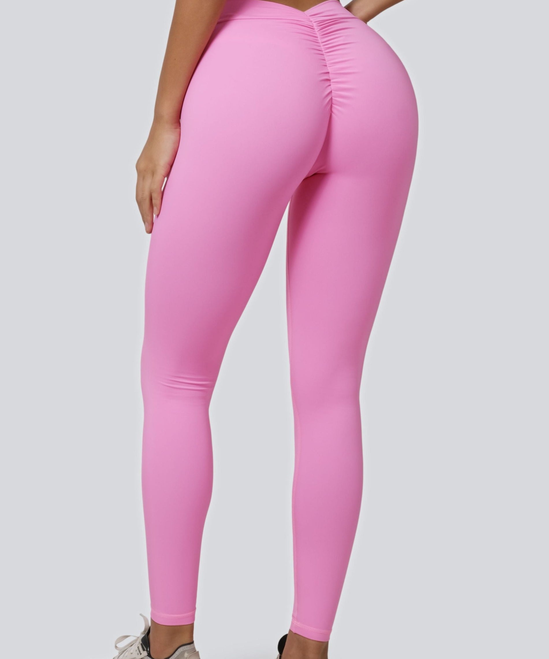 V-Back Scrunch Leggings by bornfocus