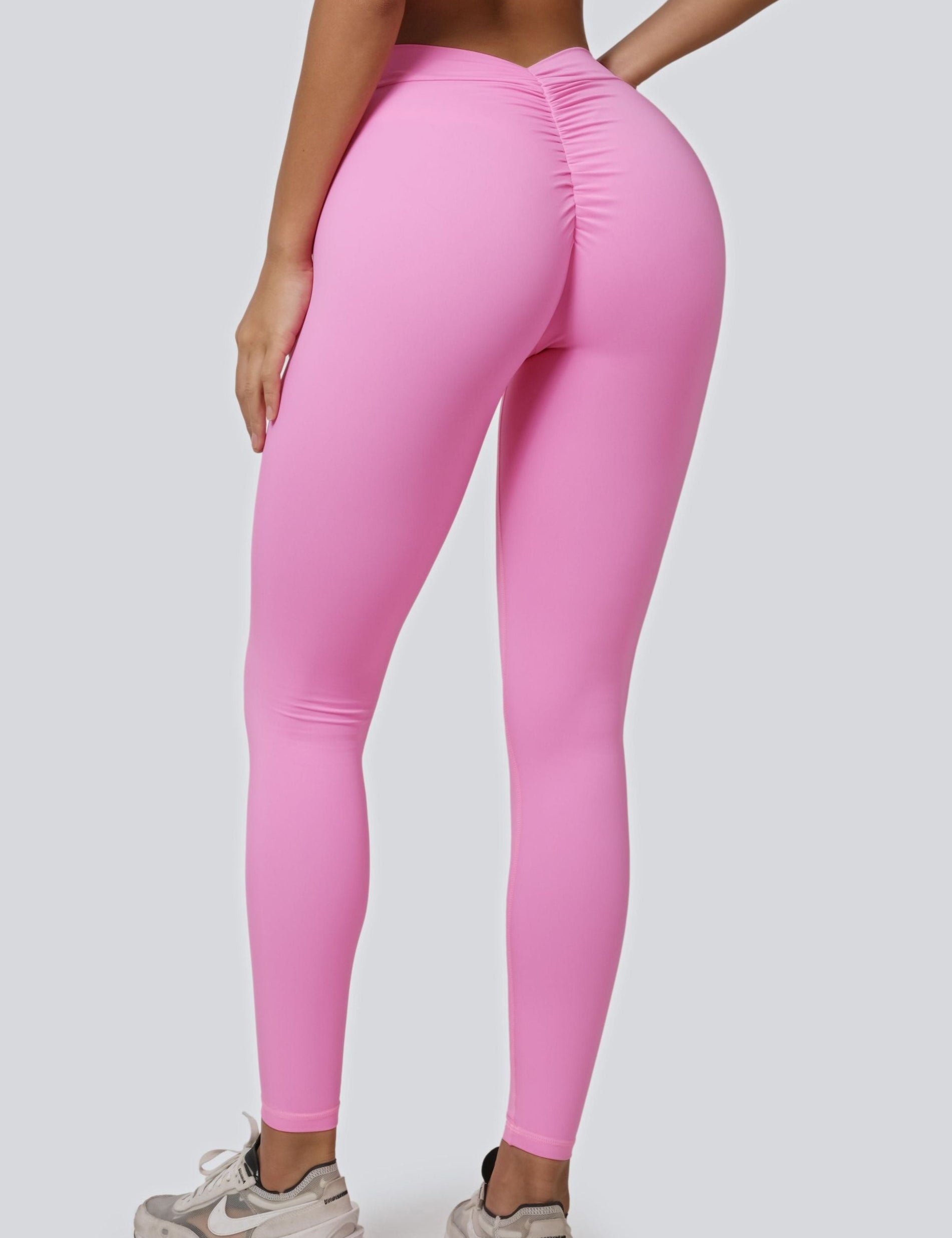 V-Back Scrunch Leggings by bornfocus