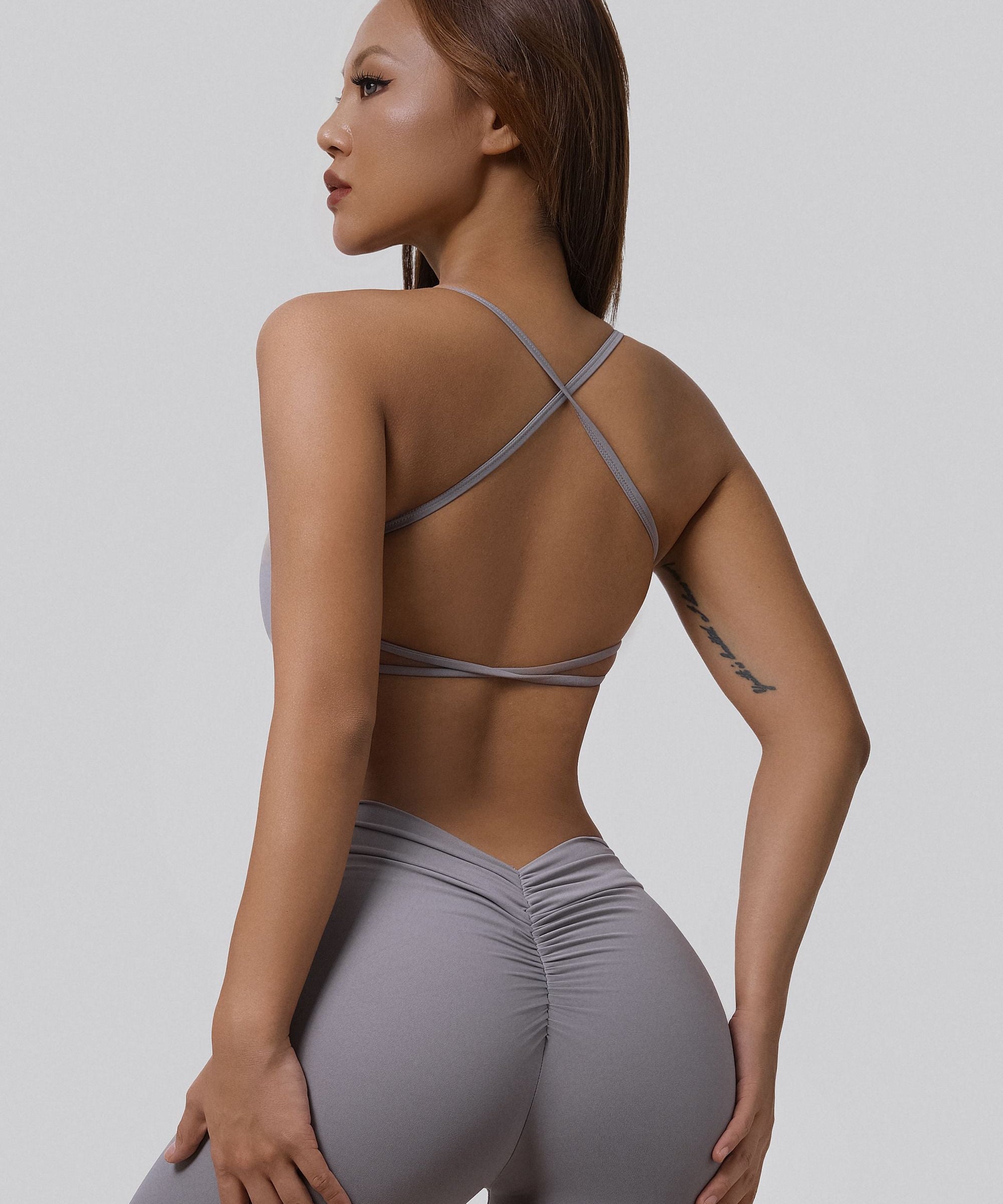 V-Back Scrunch Leggings by bornfocus