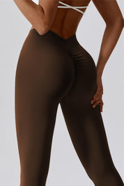 V-Back Seamless Scrunch Butt Leggings by bornfocus