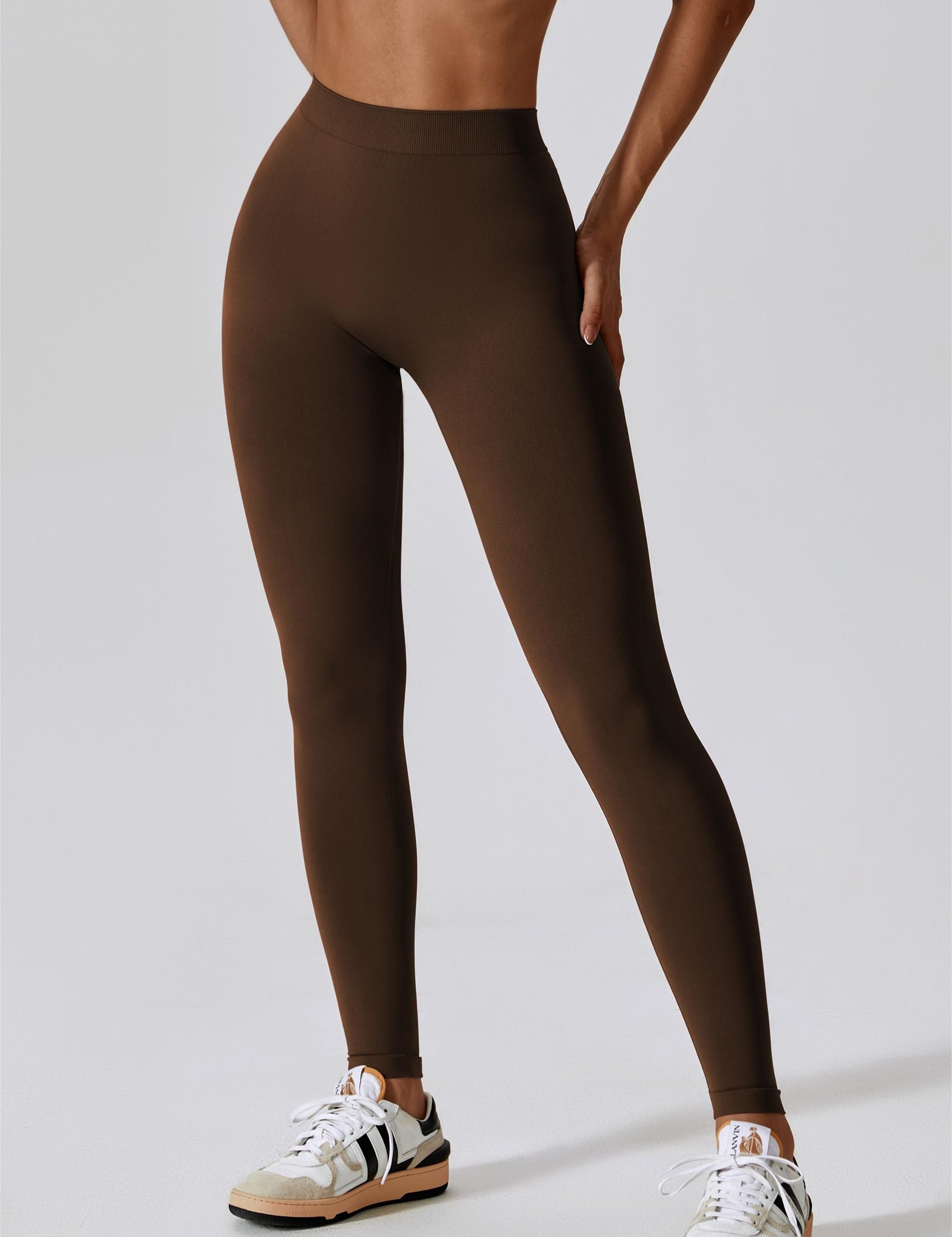 V-Back Seamless Scrunch Butt Leggings by bornfocus