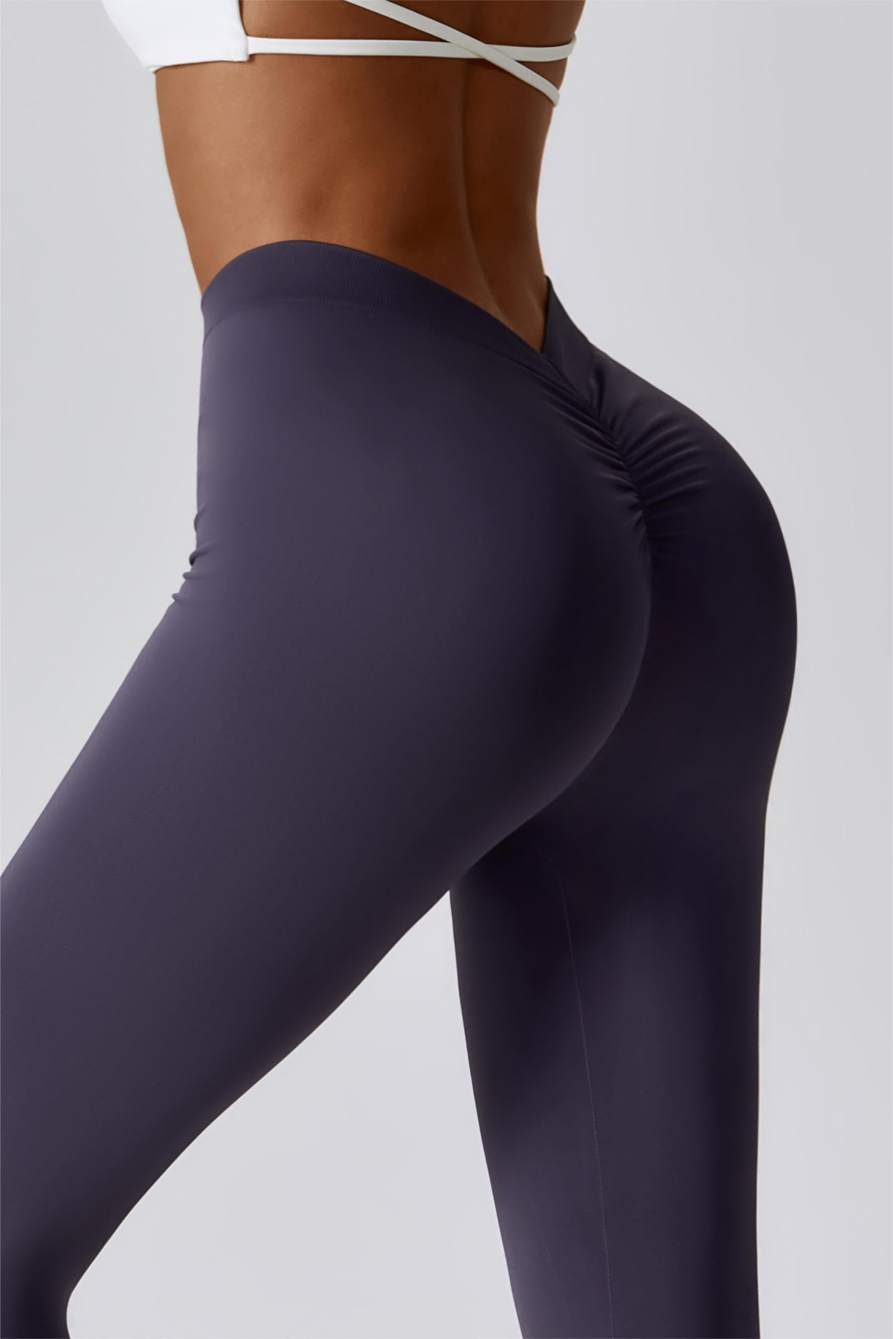 V-Back Seamless Scrunch Butt Leggings by bornfocus