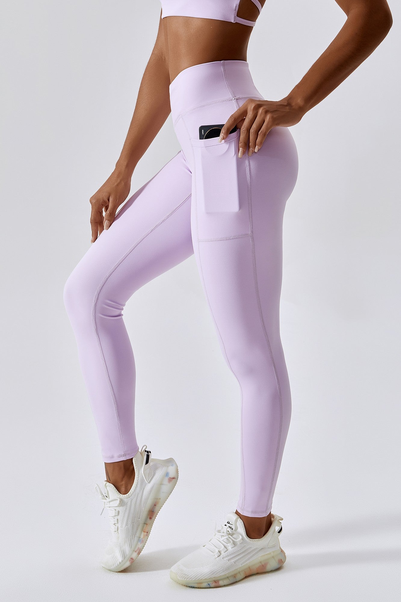 V-Waist Butt-Sculpting Leggings by bornfocus