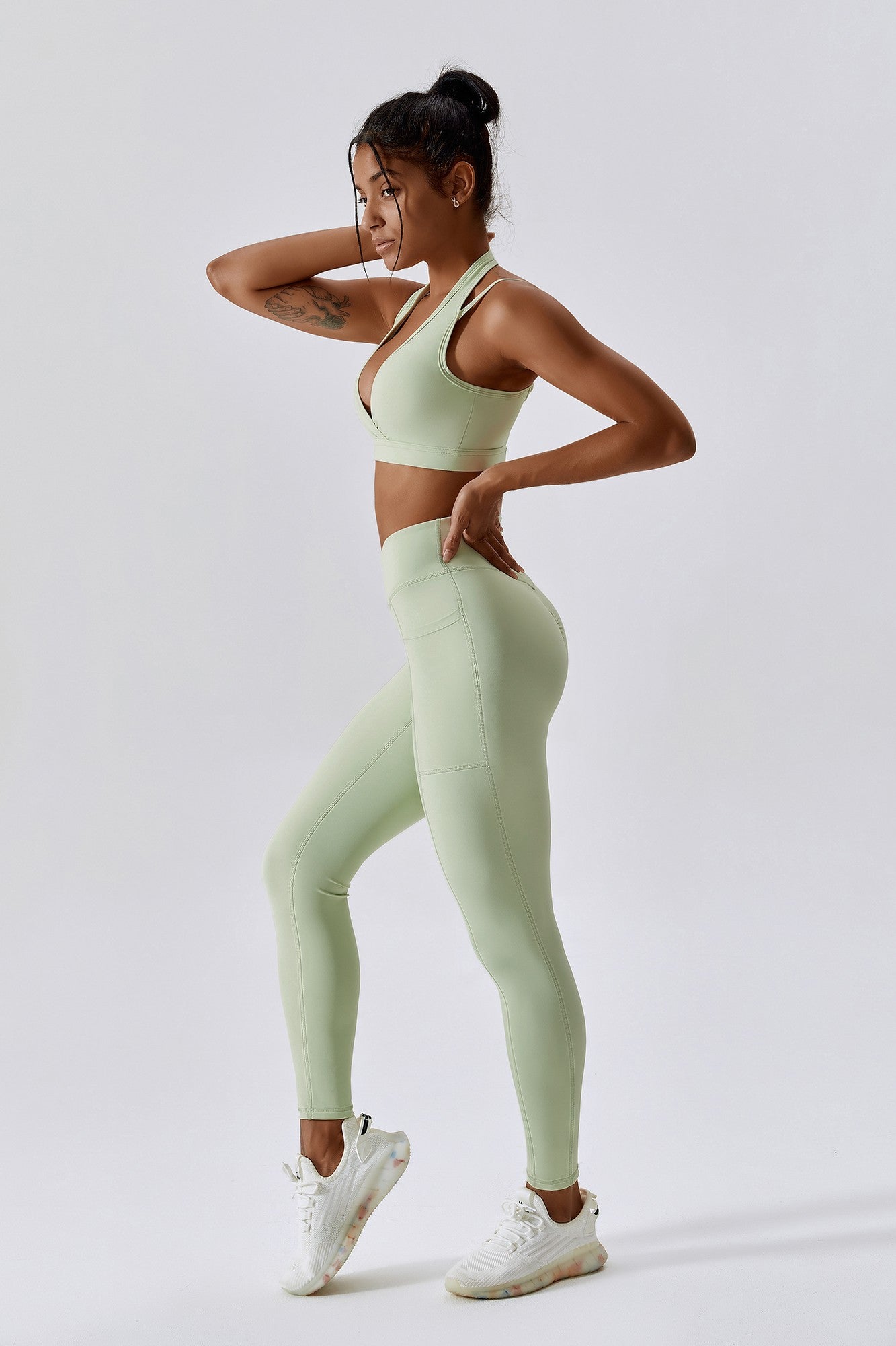 V-Waist Butt-Sculpting Leggings by bornfocus