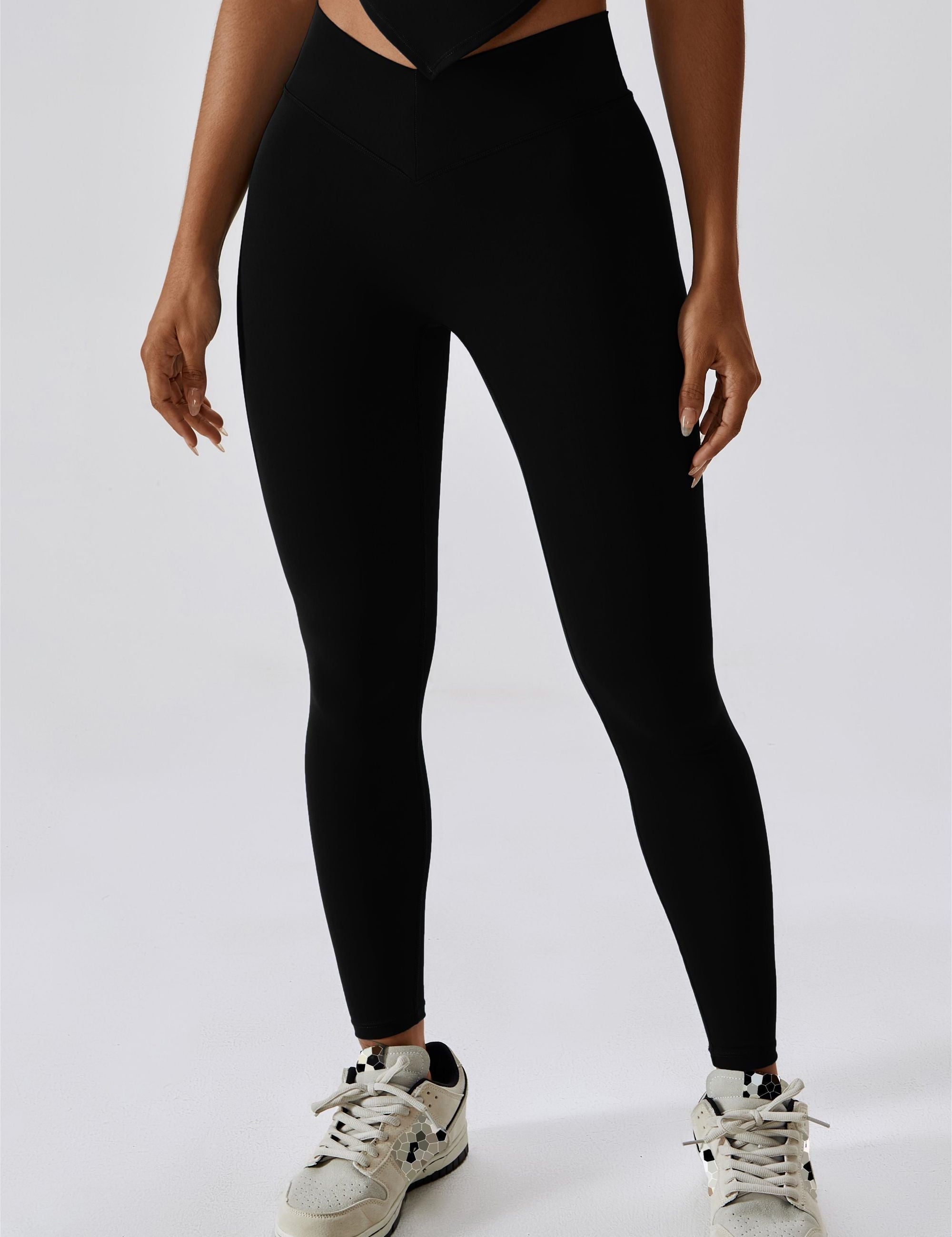 V-Waist Leggings with Pockets by bornfocus