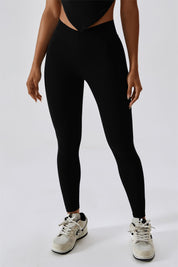 V-Waist Leggings with Pockets by bornfocus