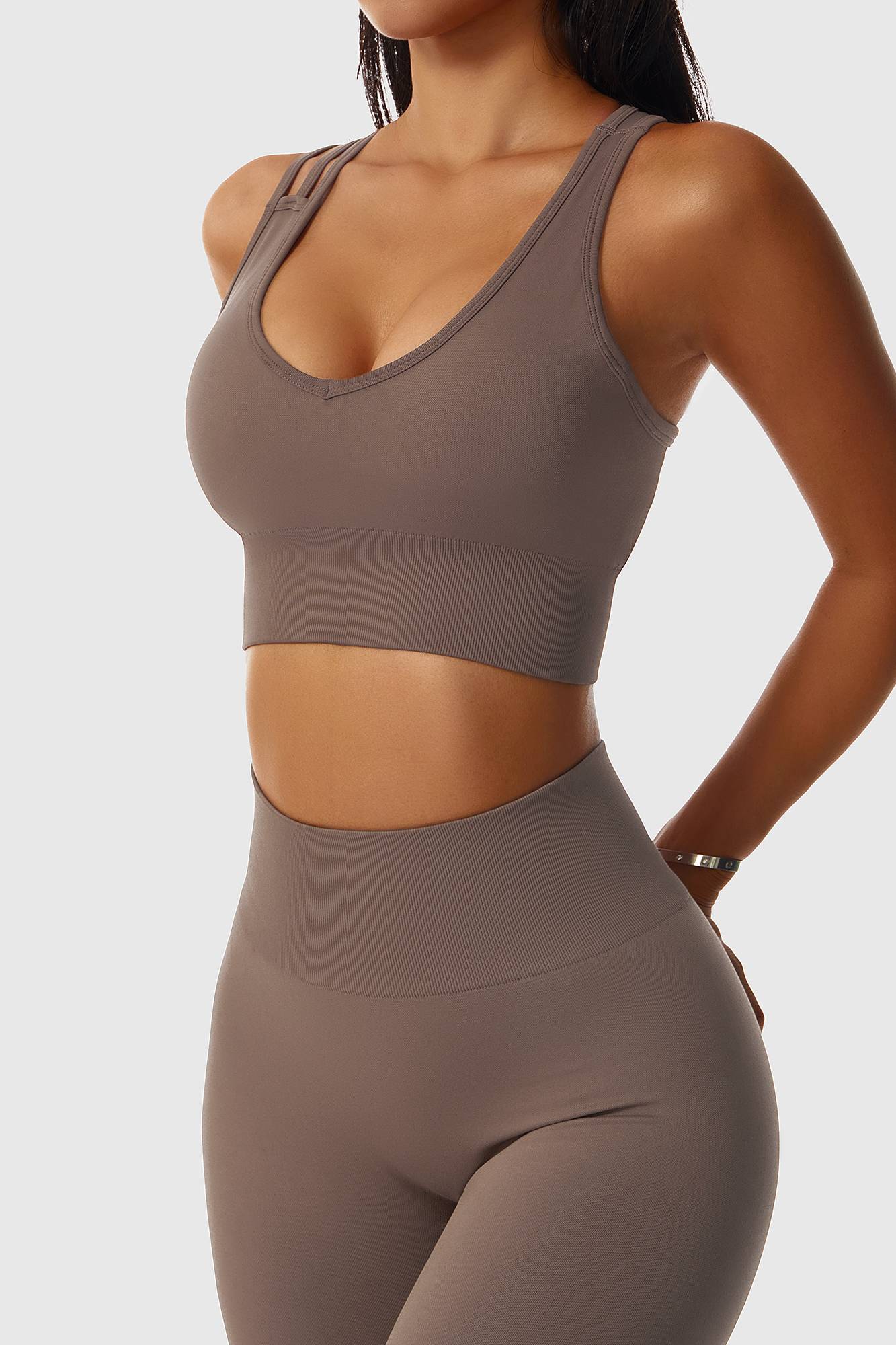 Asymmetric Cross Strap Seamless Sports Bra by bornfocus