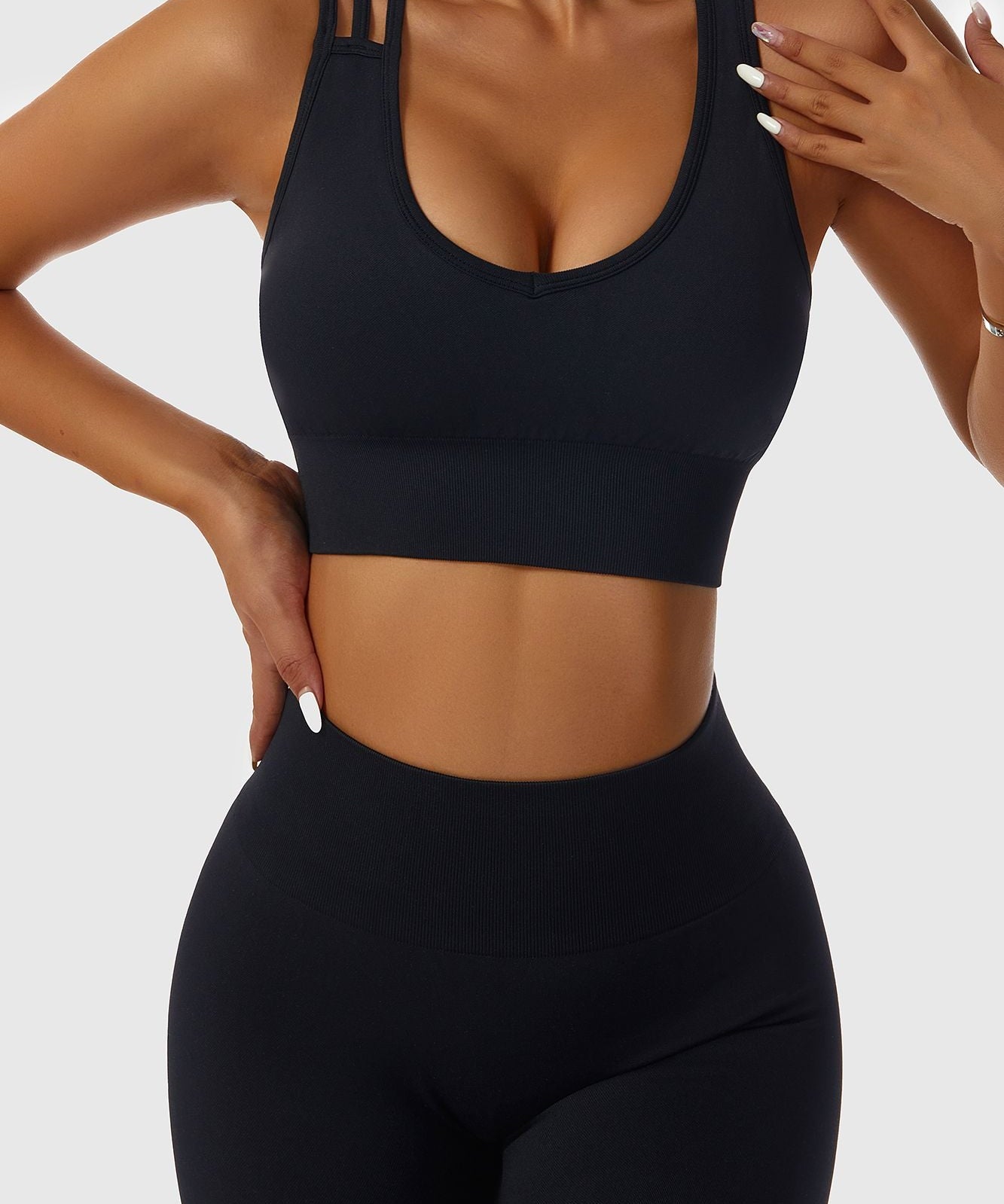 Asymmetric Cross Strap Seamless Sports Bra by bornfocus