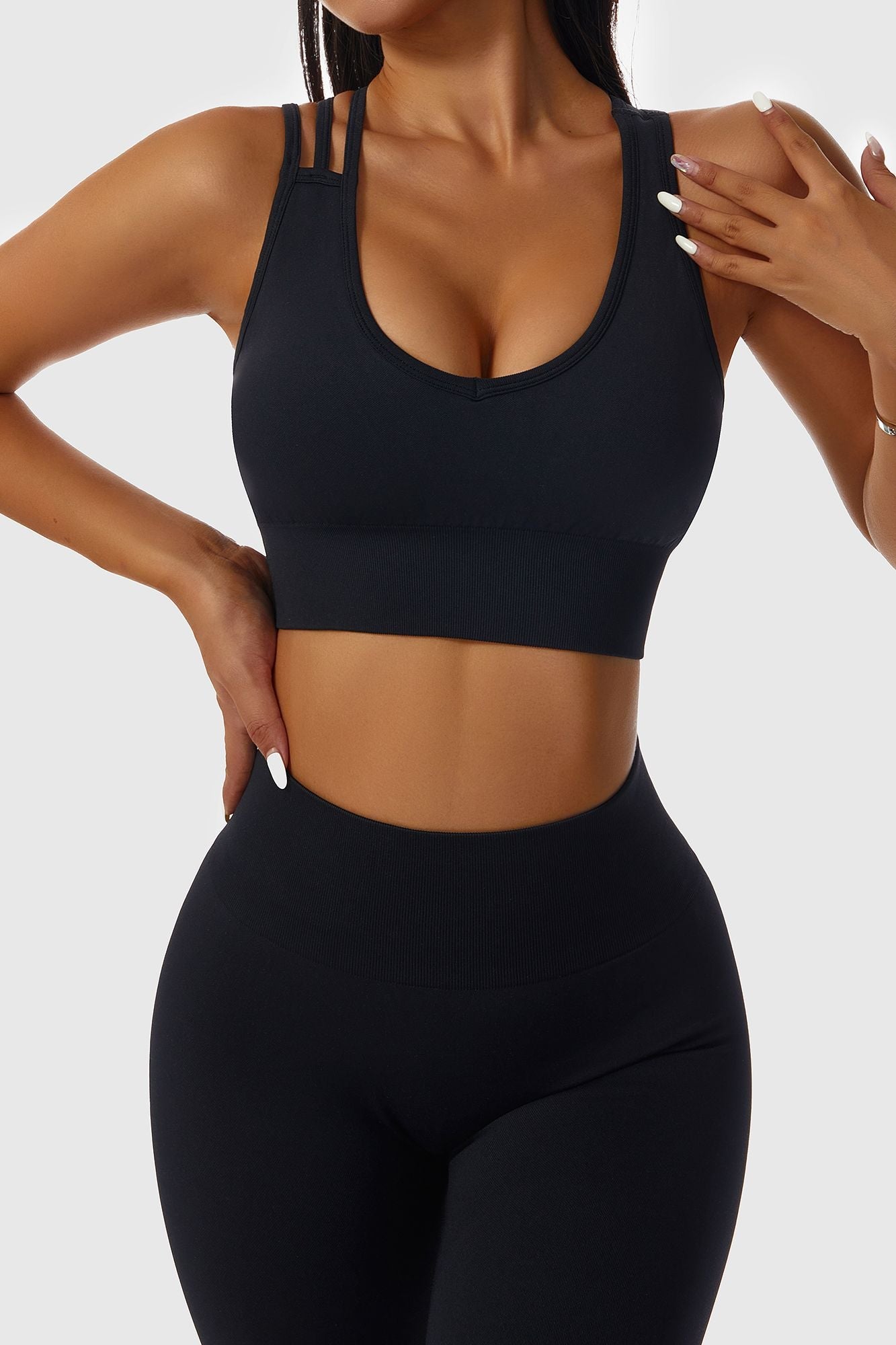 Asymmetric Cross Strap Seamless Sports Bra by bornfocus