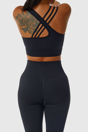 Asymmetric Cross Strap Seamless Sports Bra by bornfocus