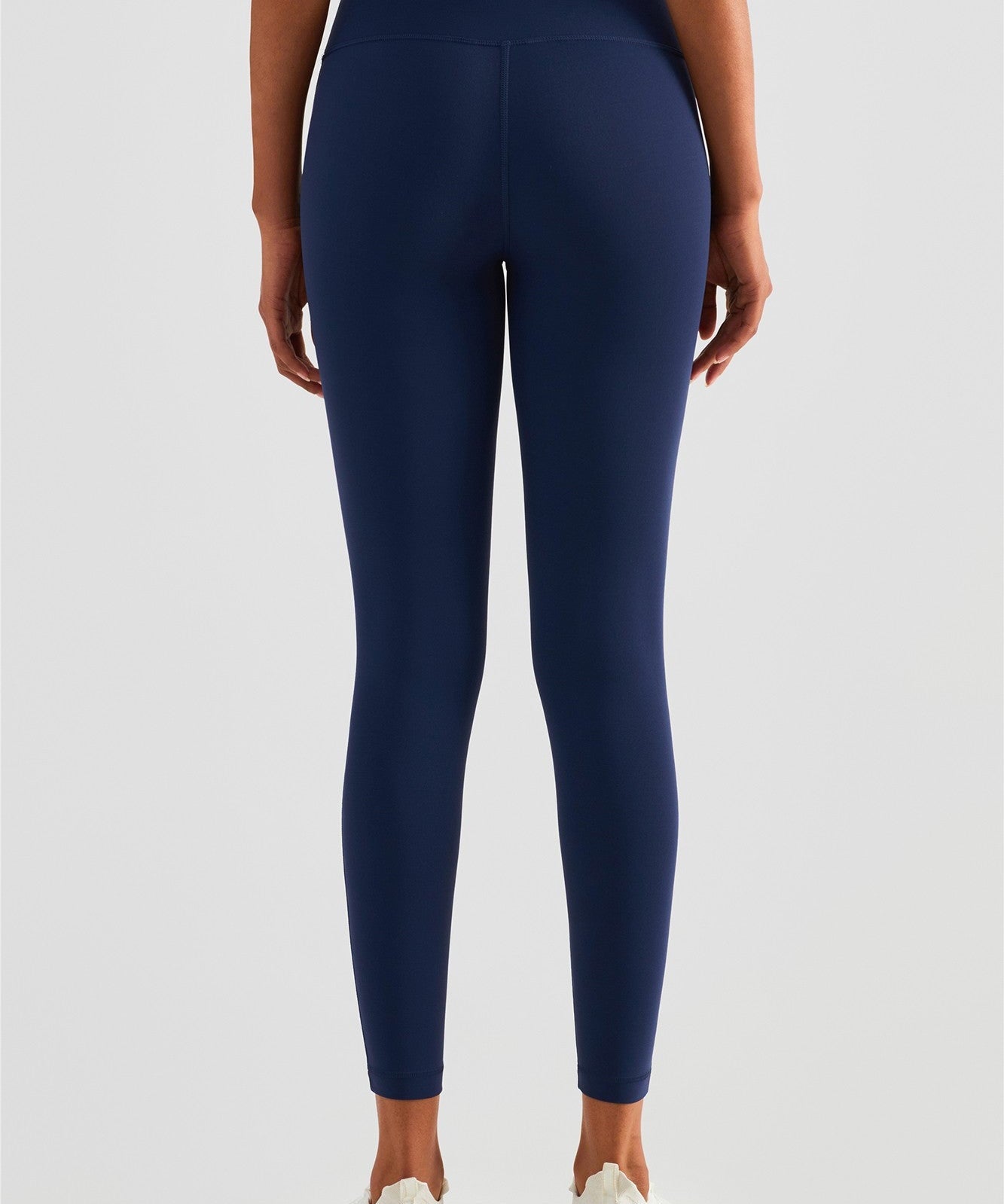 No Front Seam Leggings with Hidden Pocket by bornfocus