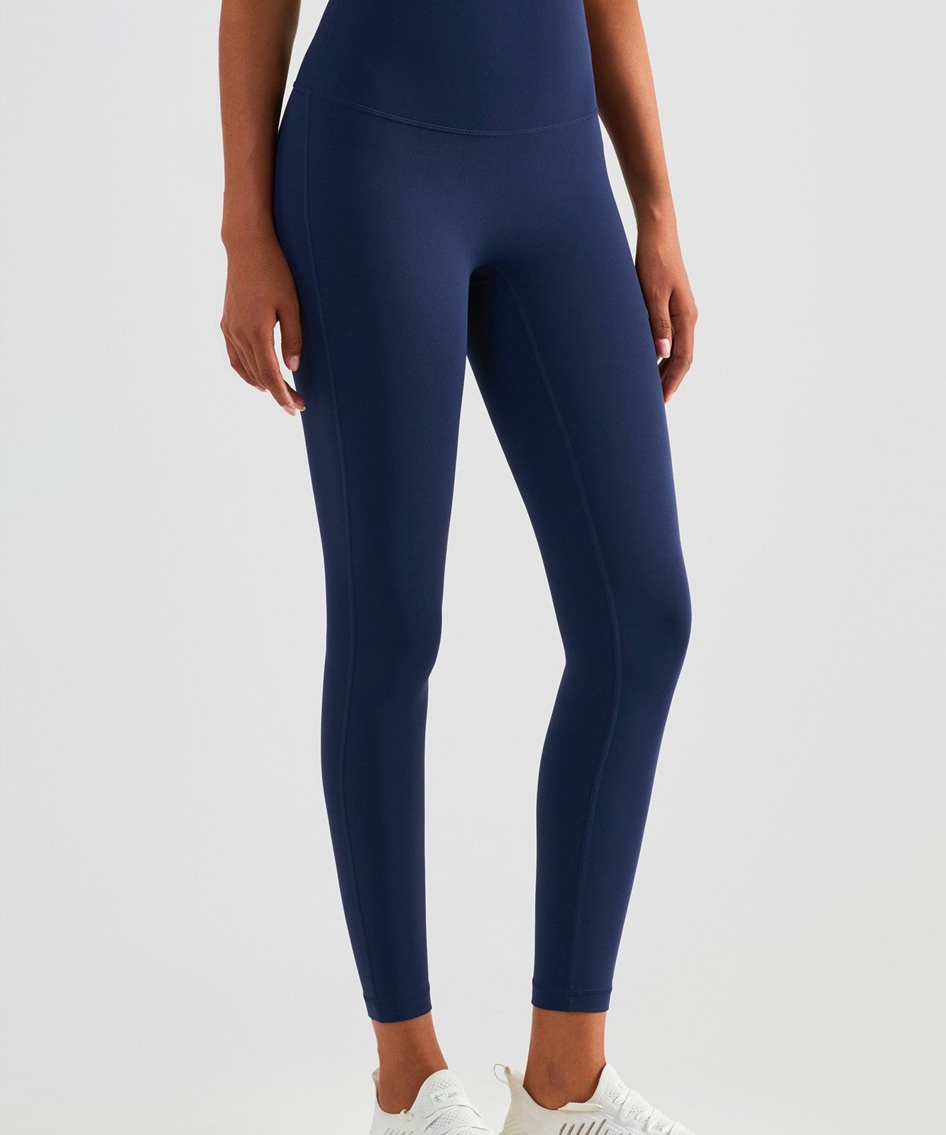 No Front Seam Leggings with Hidden Pocket by bornfocus