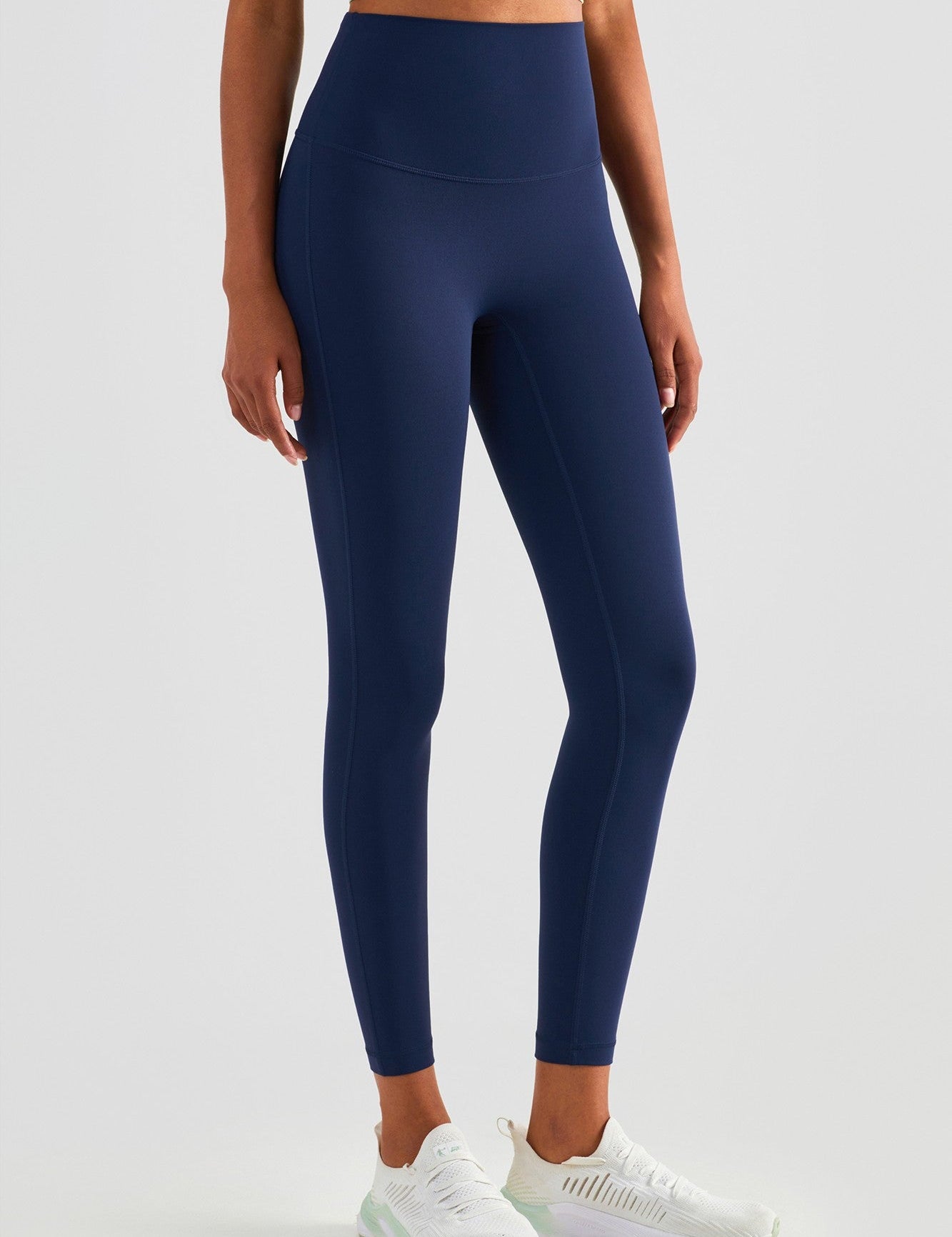 No Front Seam Leggings with Hidden Pocket by bornfocus