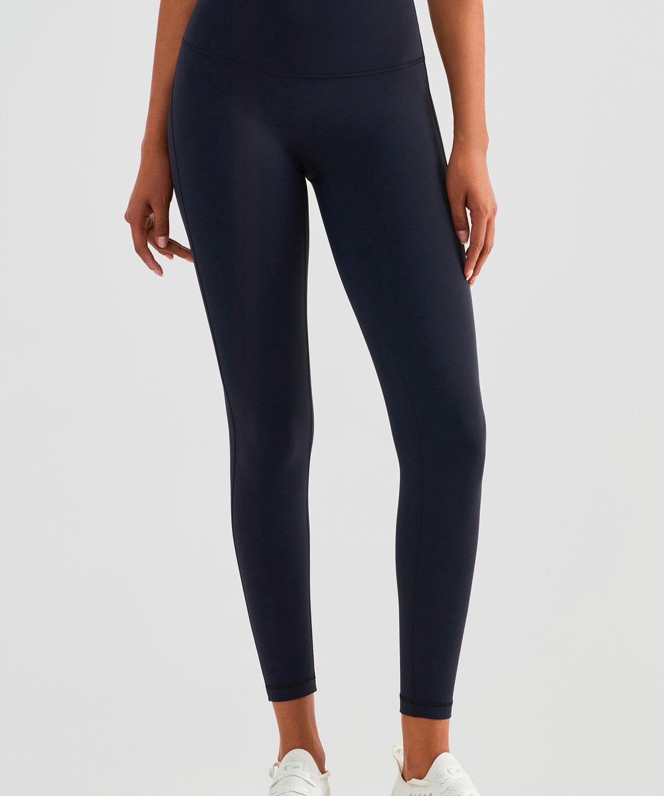 No Front Seam Leggings with Hidden Pocket by bornfocus