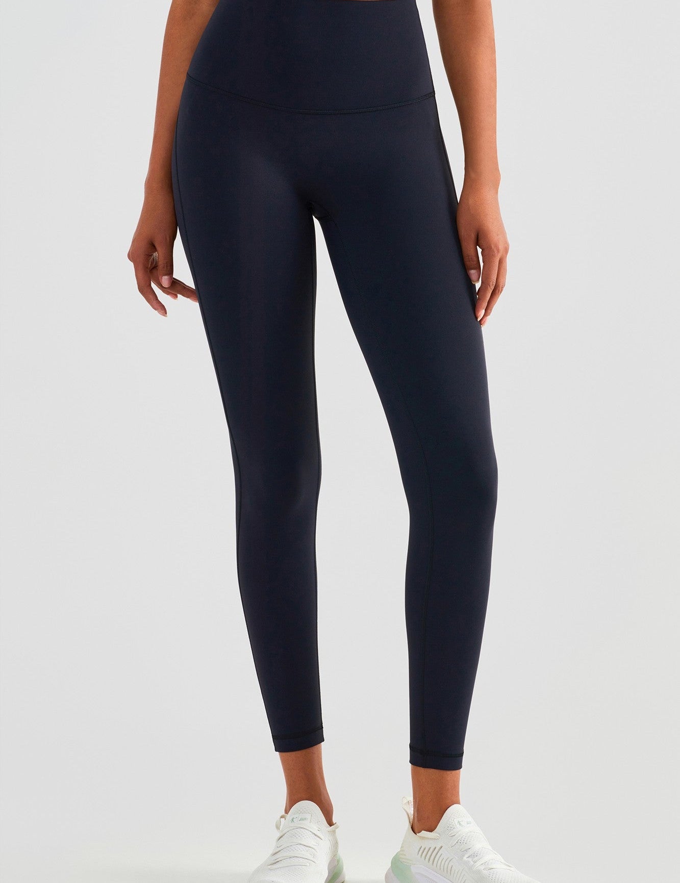 No Front Seam Leggings with Hidden Pocket by bornfocus