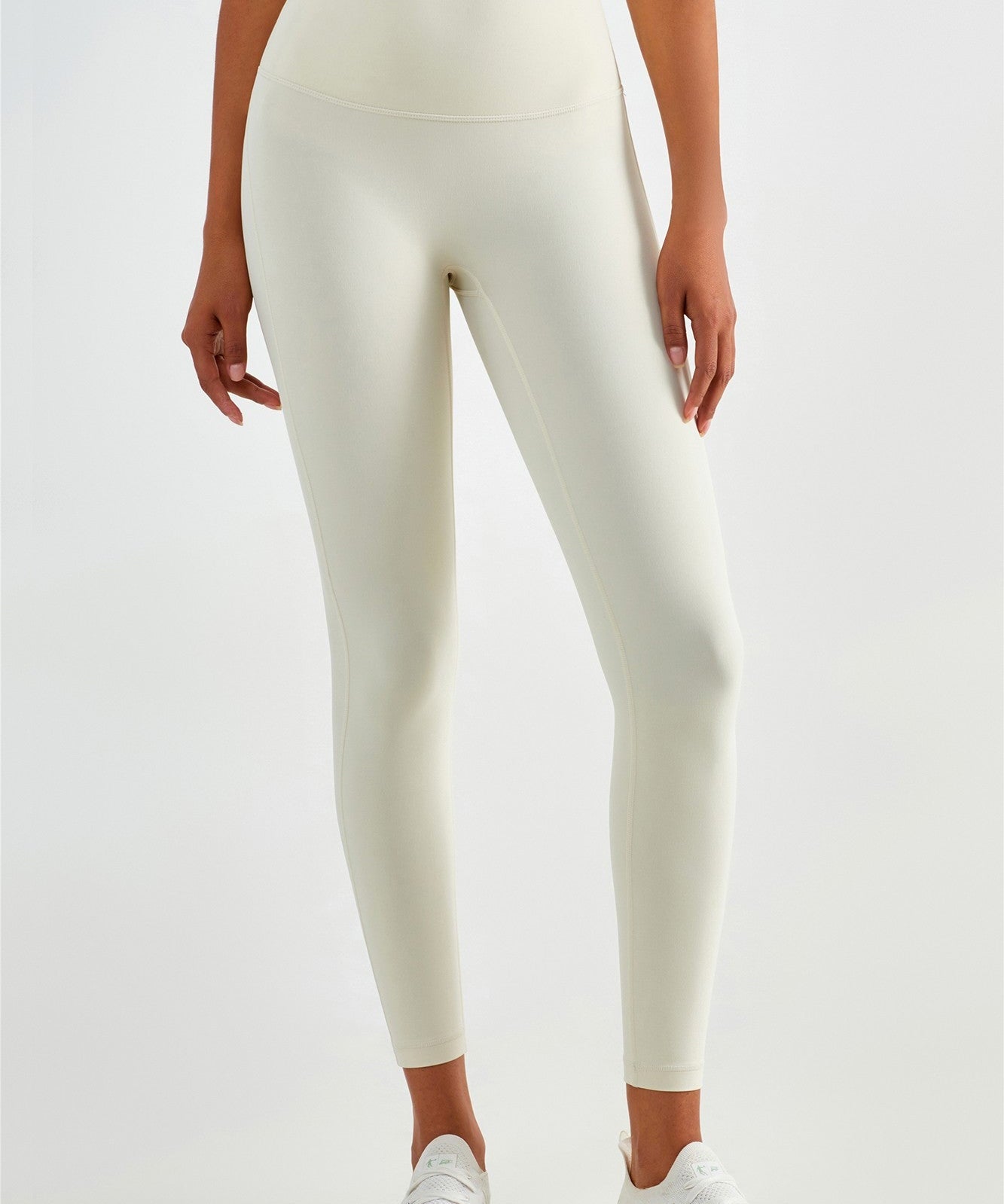 No Front Seam Leggings with Hidden Pocket by bornfocus