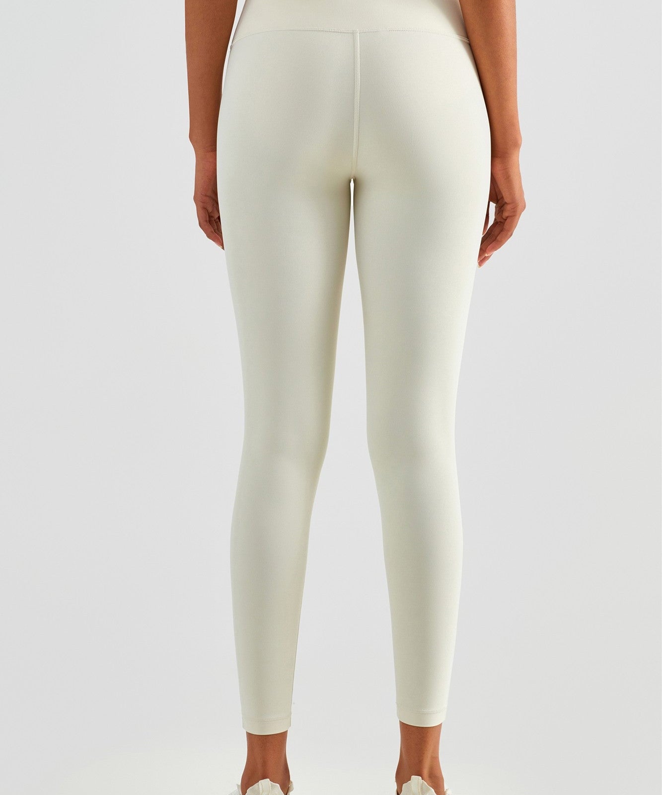 No Front Seam Leggings with Hidden Pocket by bornfocus