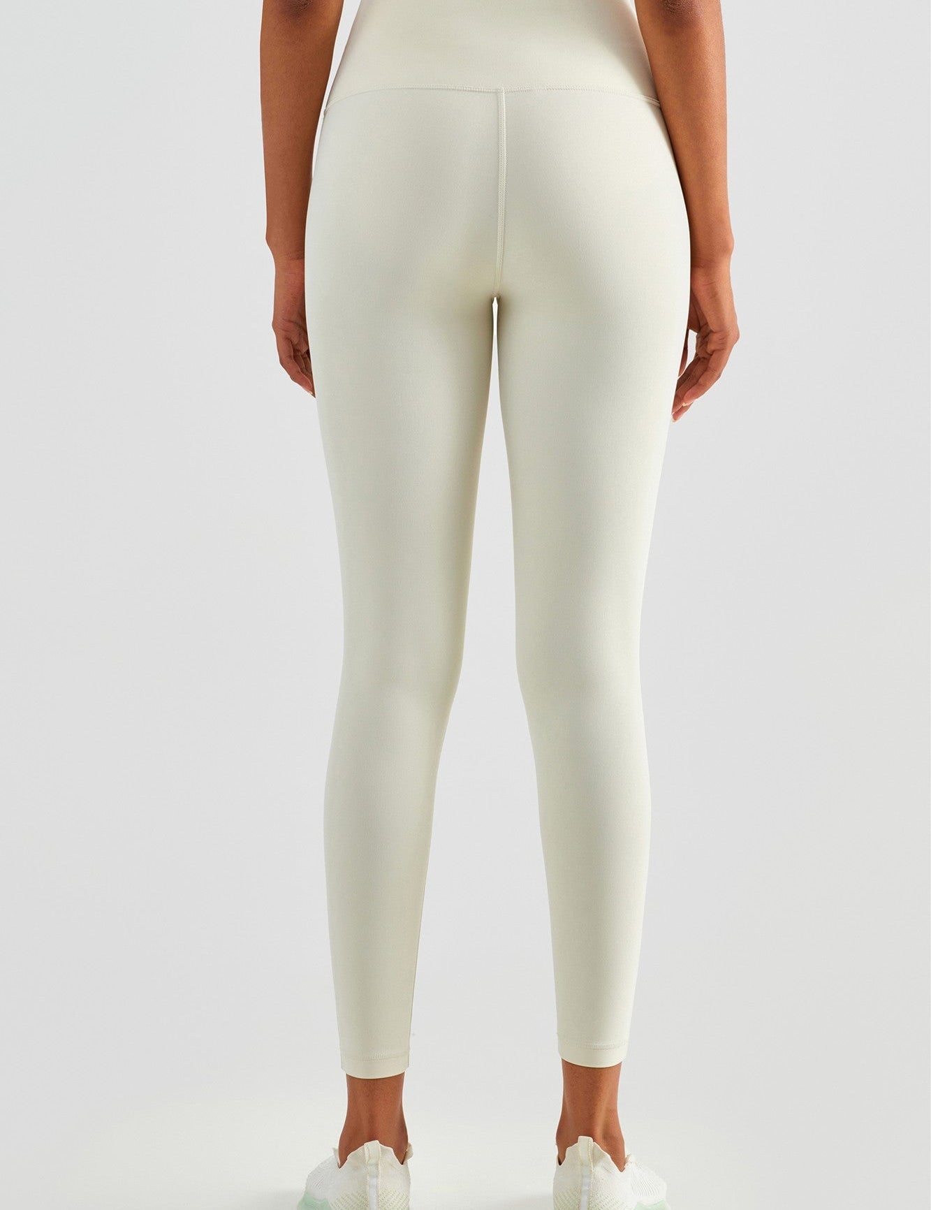 No Front Seam Leggings with Hidden Pocket by bornfocus