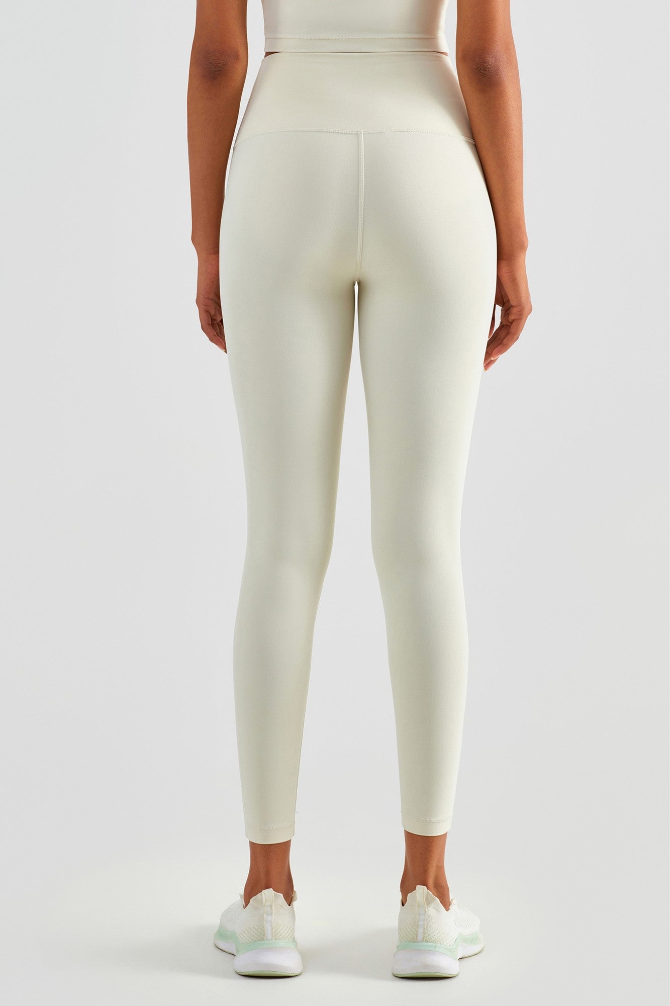 No Front Seam Leggings with Hidden Pocket by bornfocus