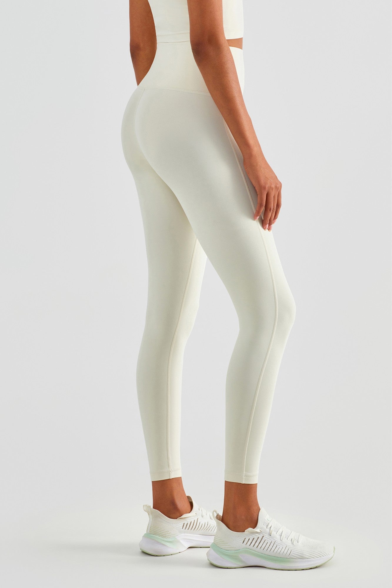 No Front Seam Leggings with Hidden Pocket by bornfocus