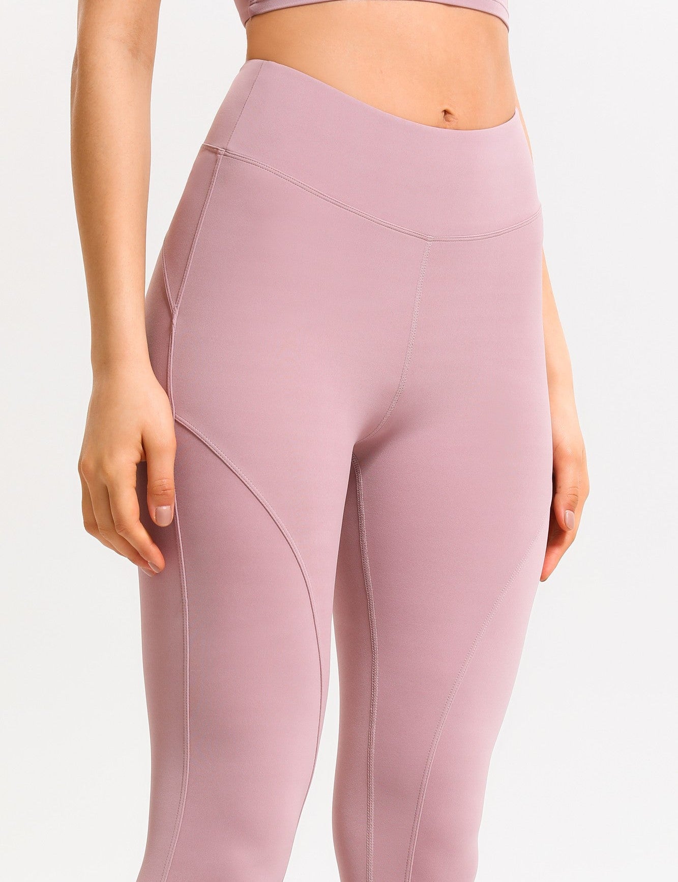 V-Curve Scrunch Butt Leggings by bornfocus