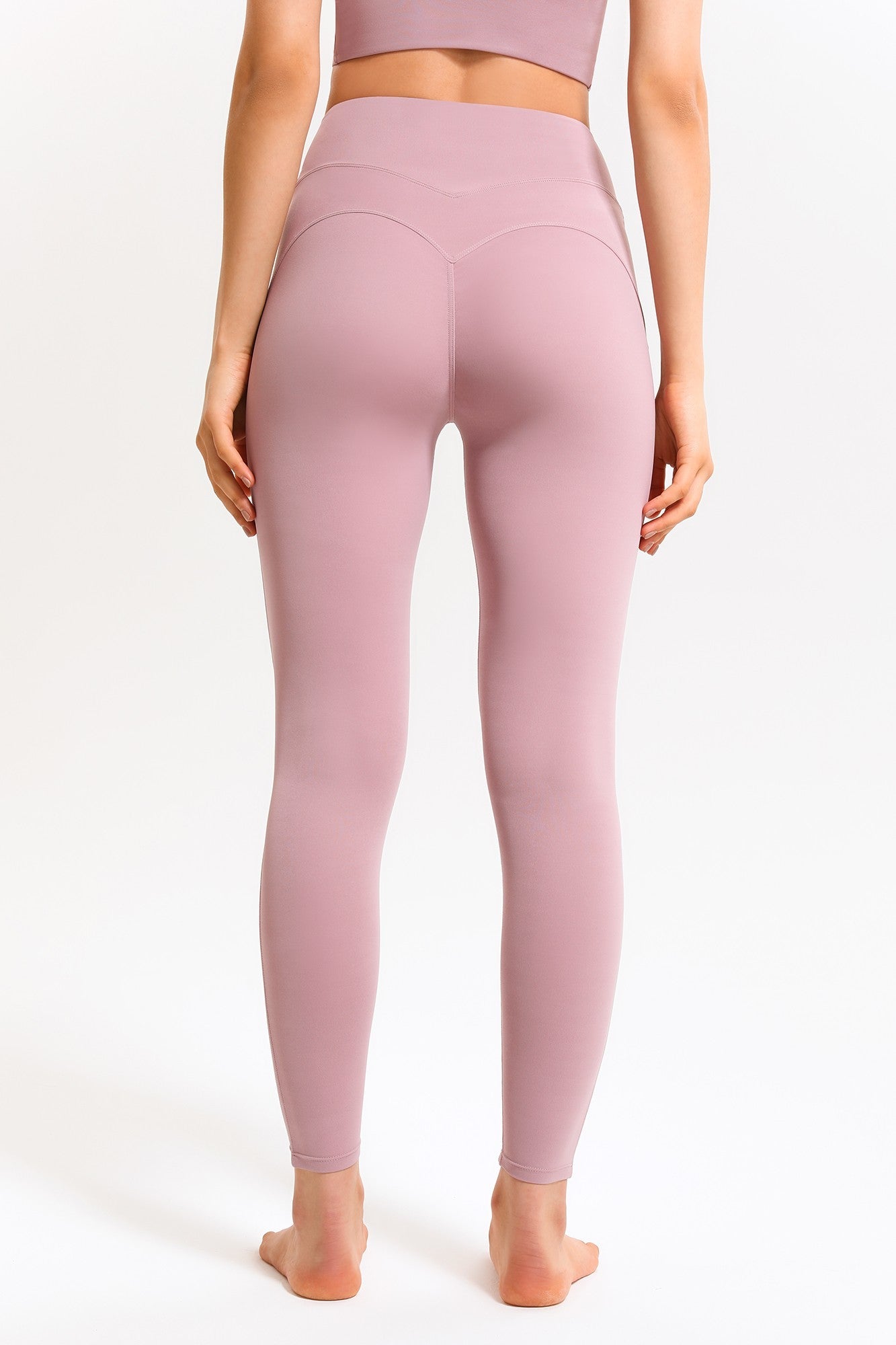 V-Curve Scrunch Butt Leggings by bornfocus