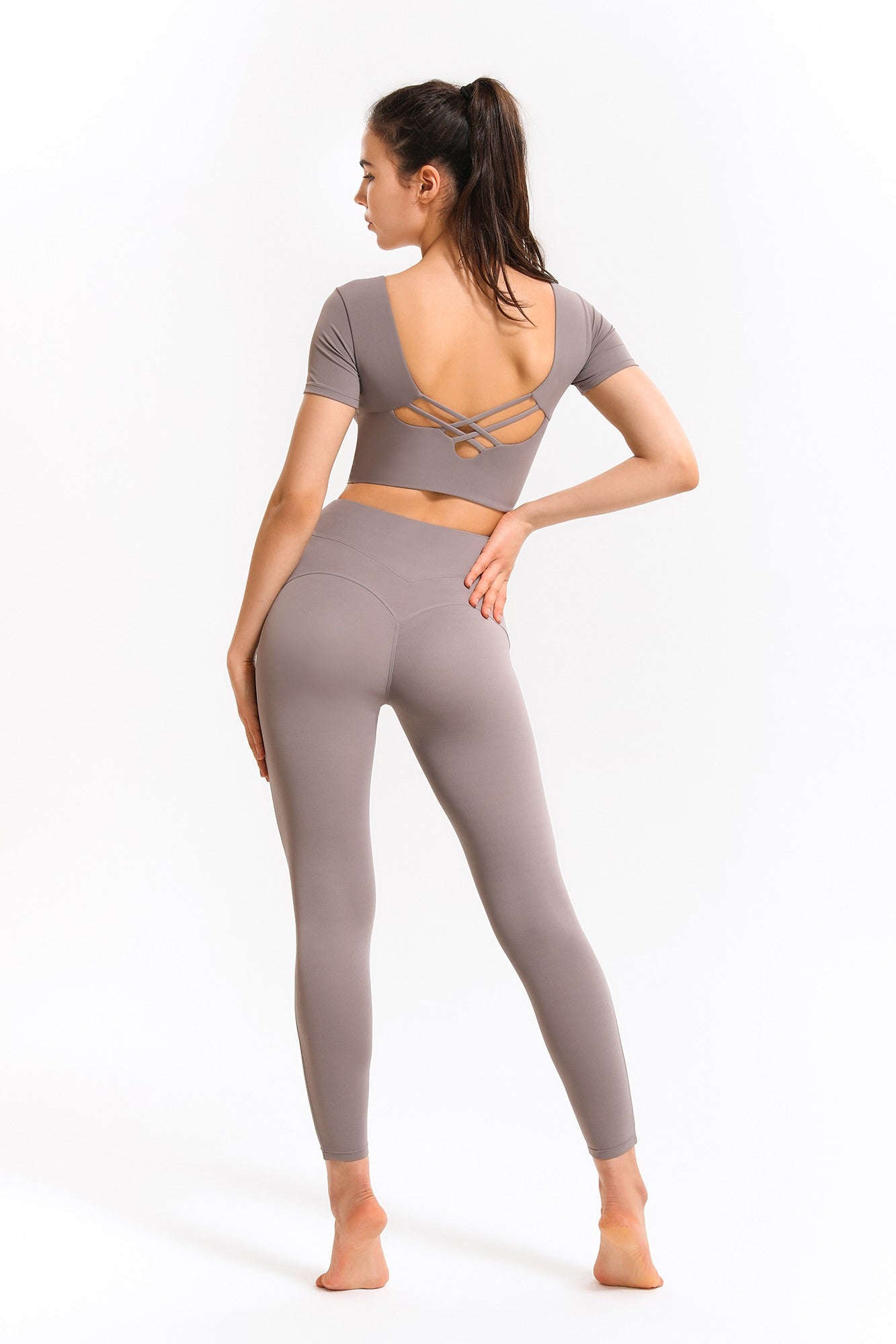 V-Curve Scrunch Butt Leggings by bornfocus