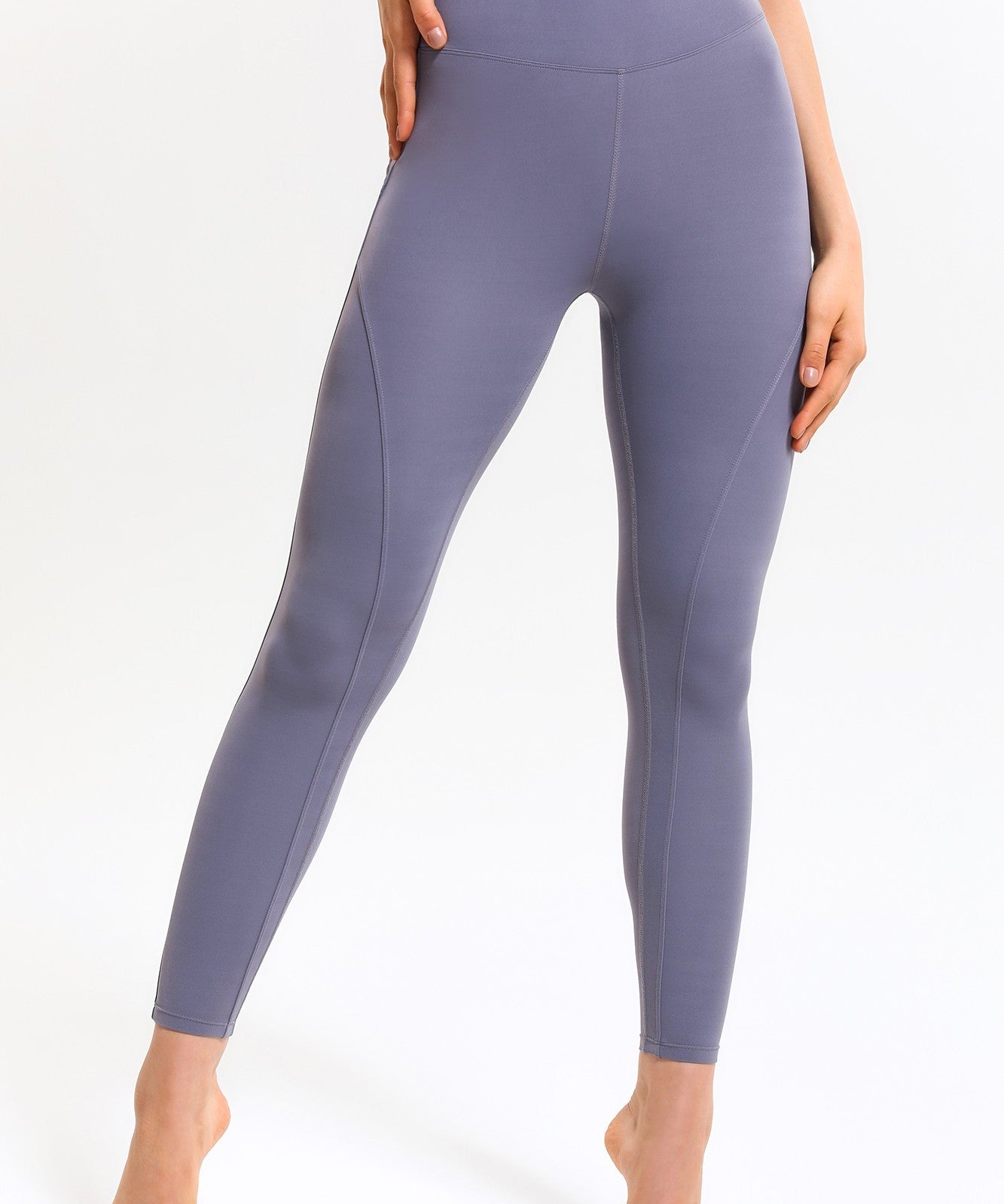 V-Curve Scrunch Butt Leggings by bornfocus