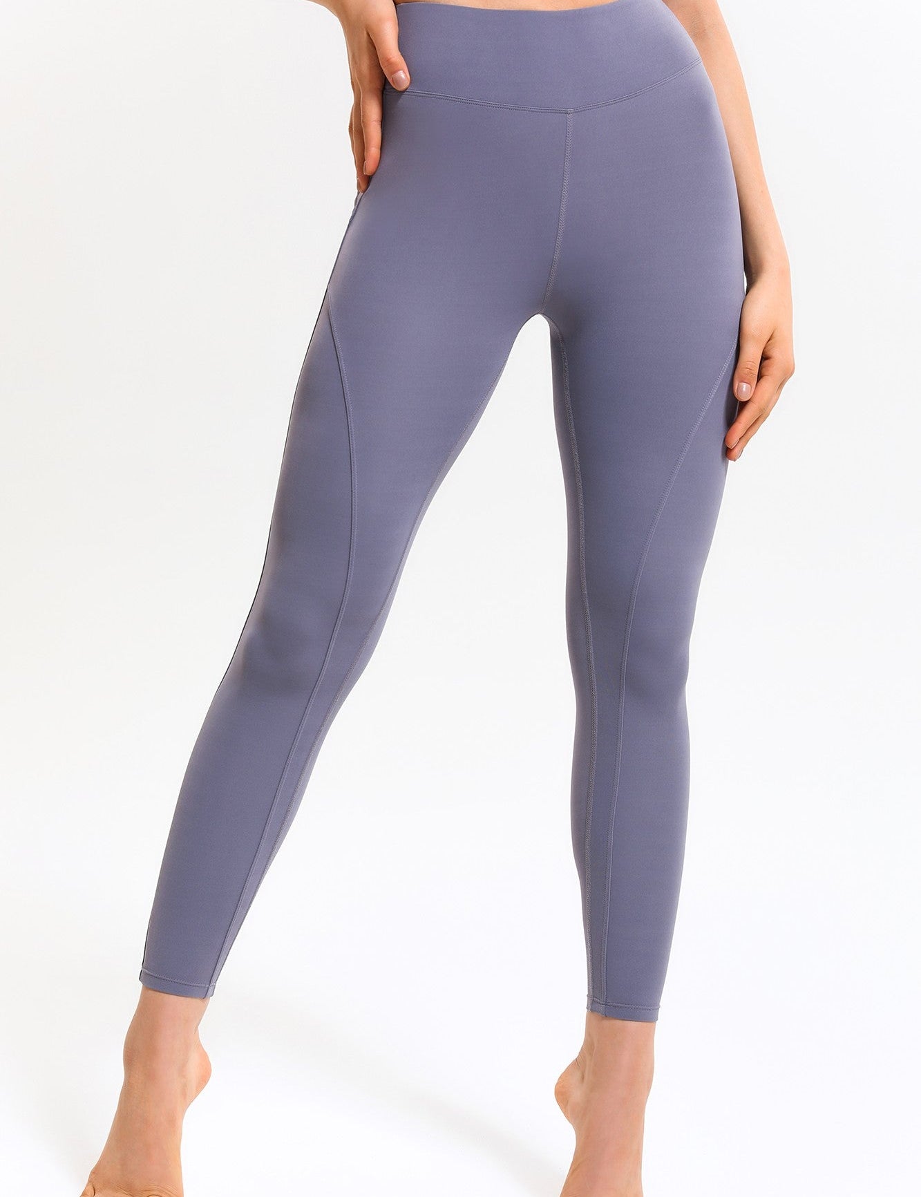 V-Curve Scrunch Butt Leggings by bornfocus