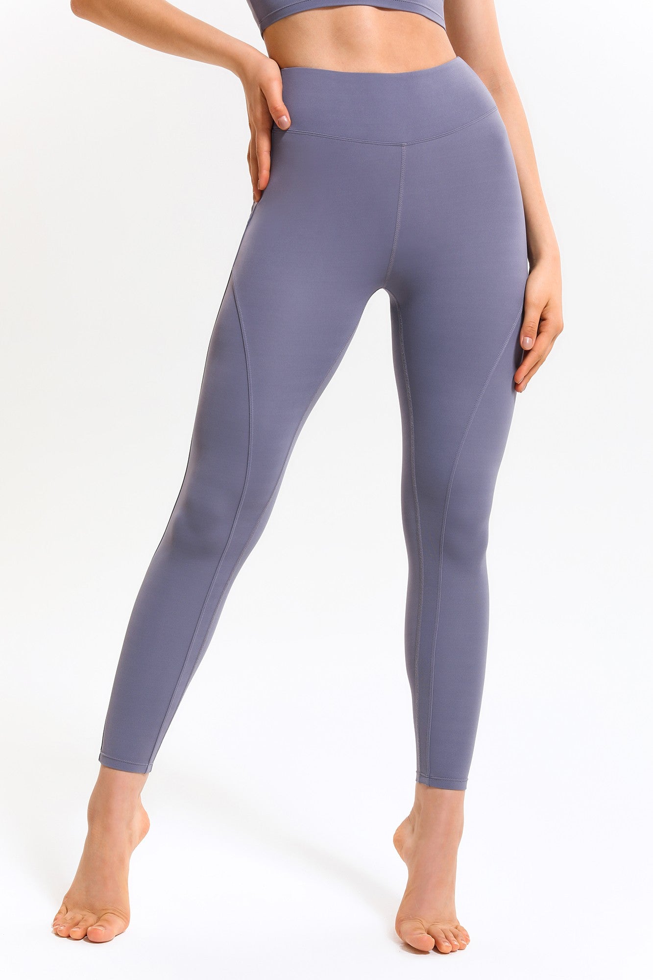 V-Curve Scrunch Butt Leggings by bornfocus