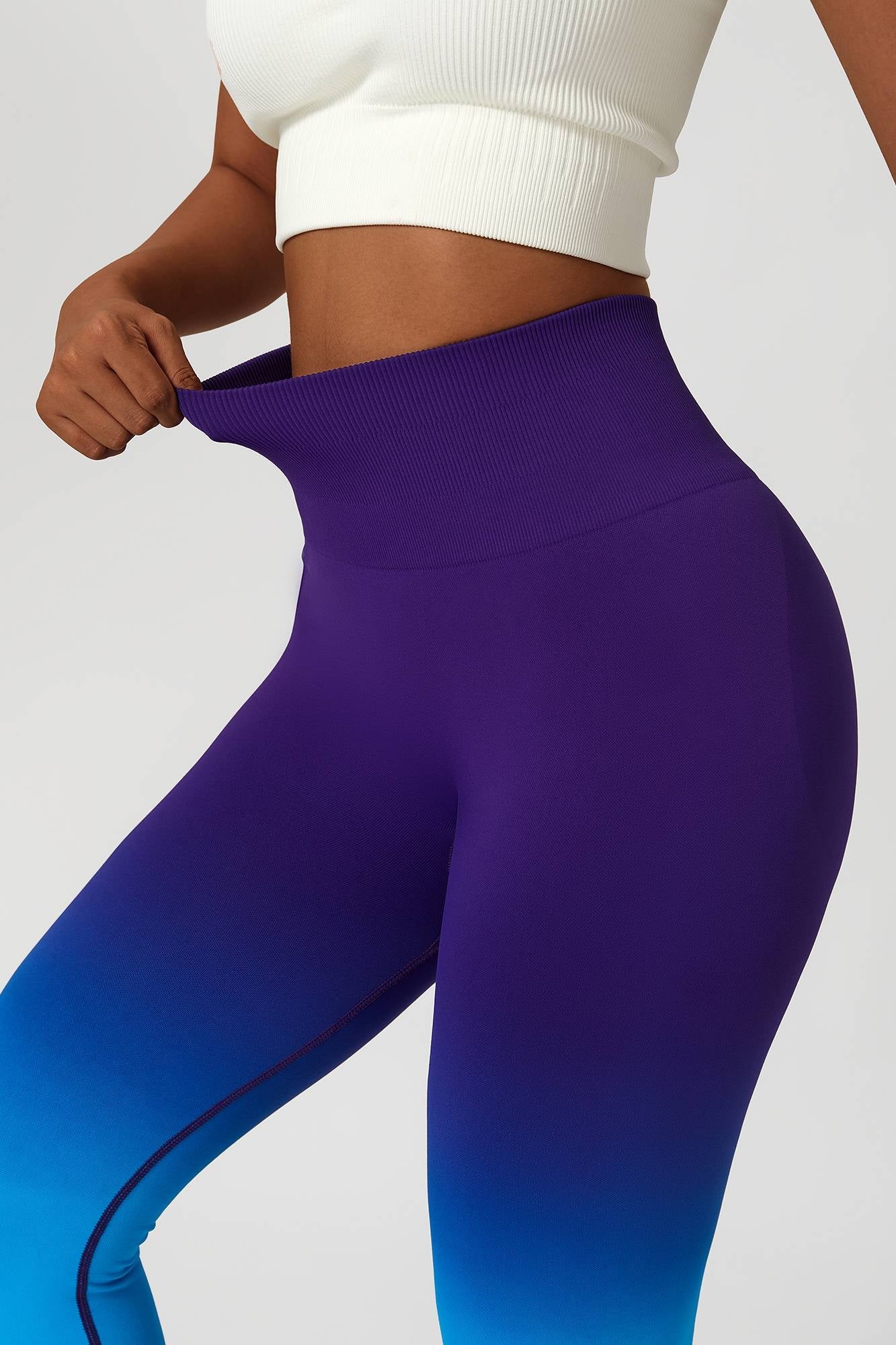 Ombre Seamless Scrunch Butt Legging by bornfocus