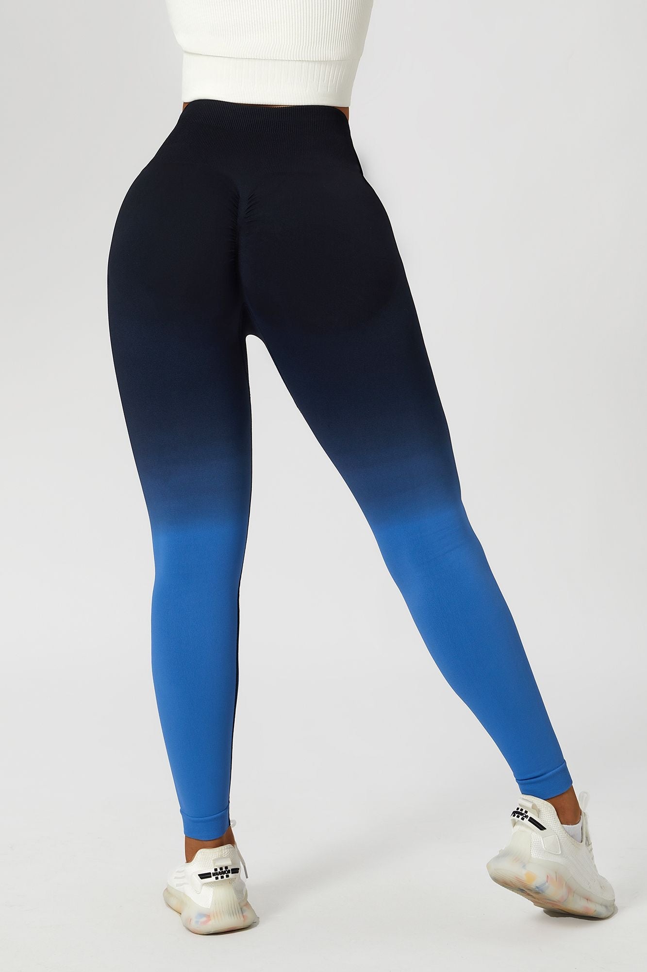 Ombre Seamless Scrunch Butt Legging by bornfocus