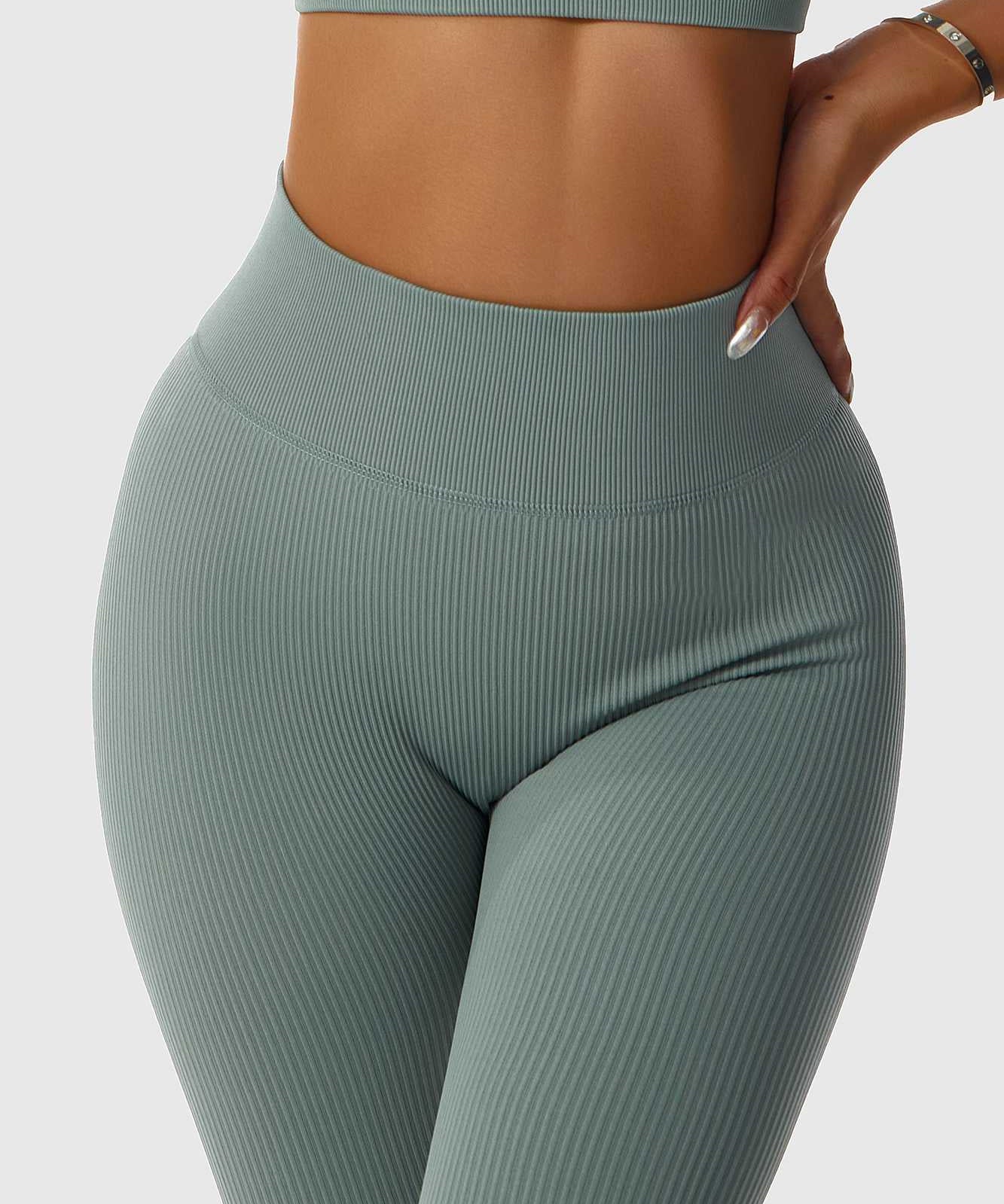 Ribbed Seamless Workout Leggings by bornfocus