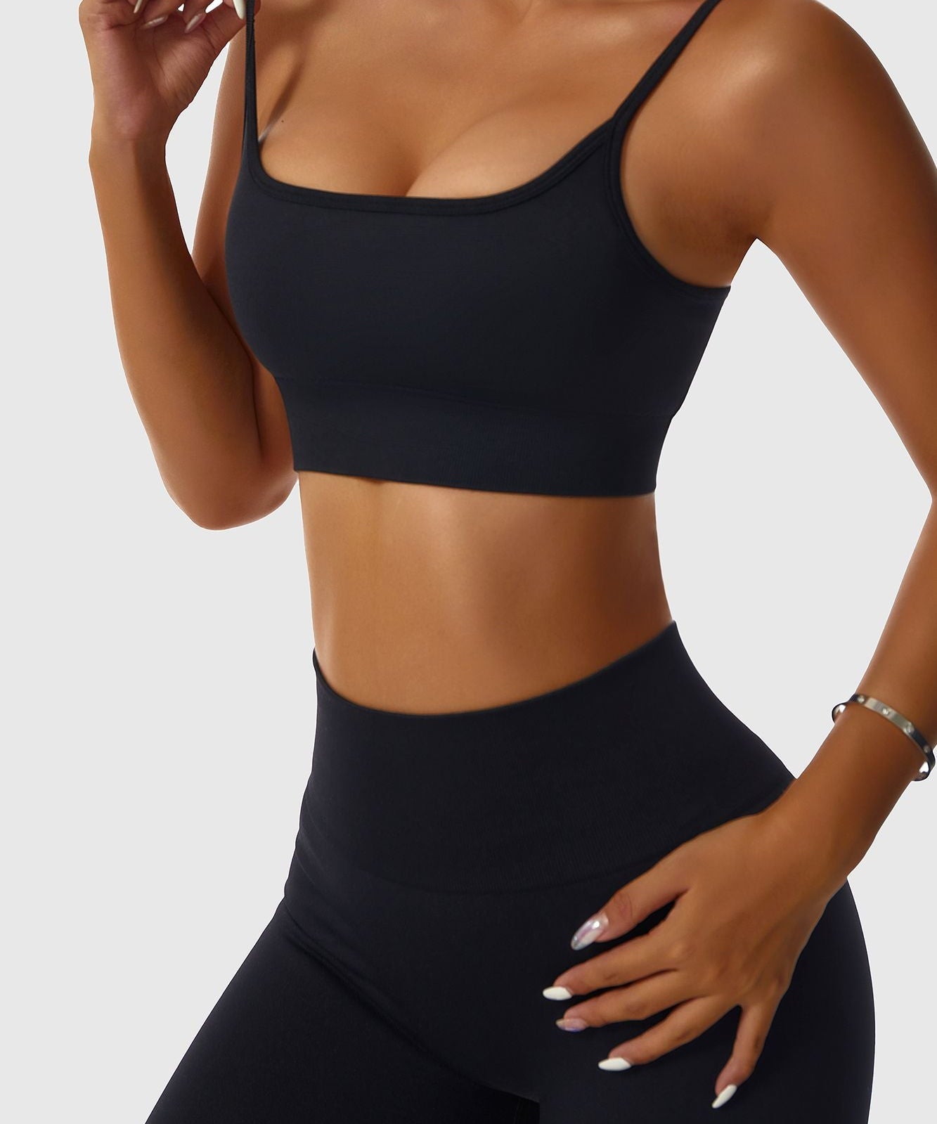 Seamless Scoop Neck Sports Bra by bornfocus