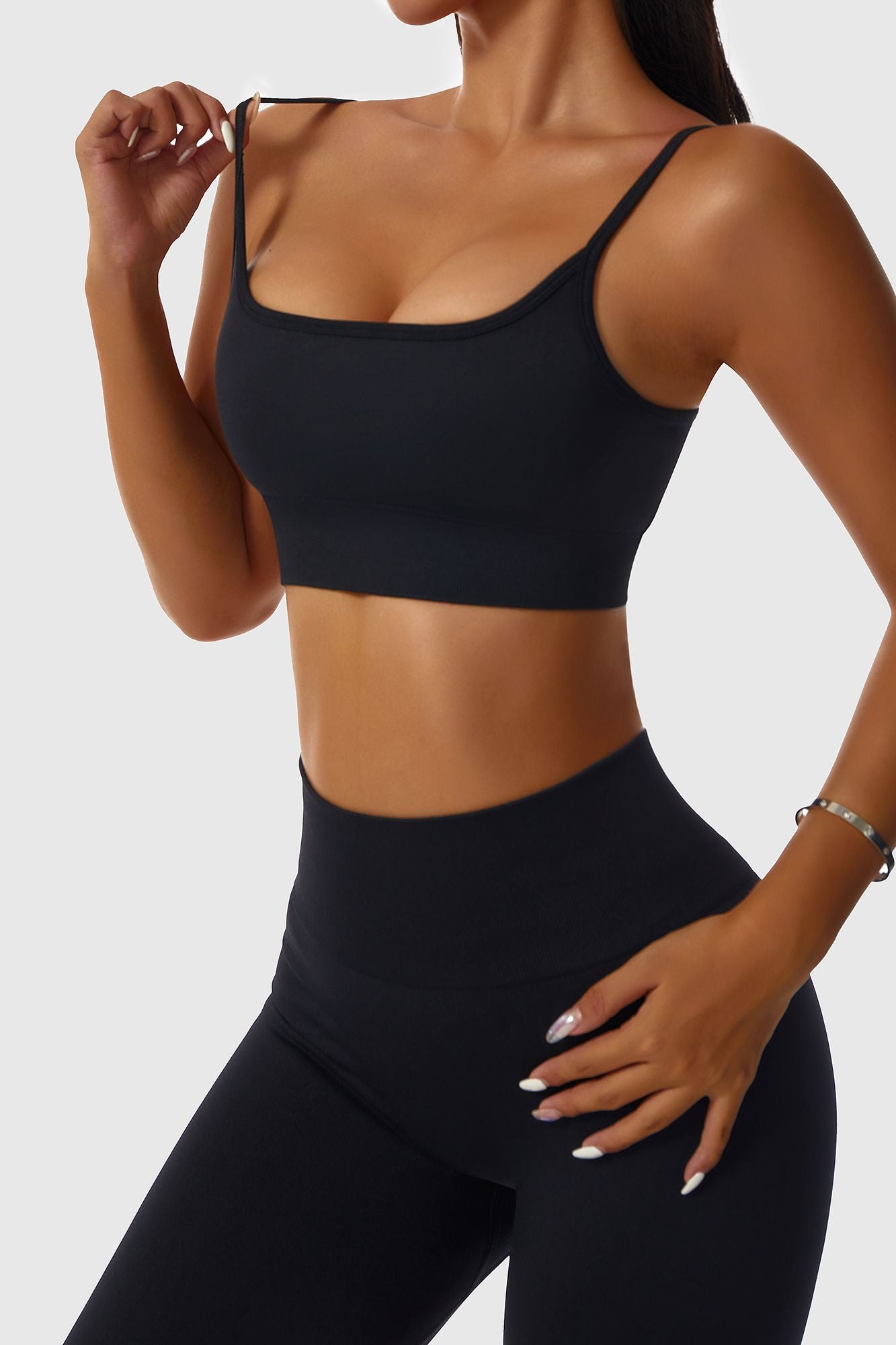 Seamless Scoop Neck Sports Bra by bornfocus