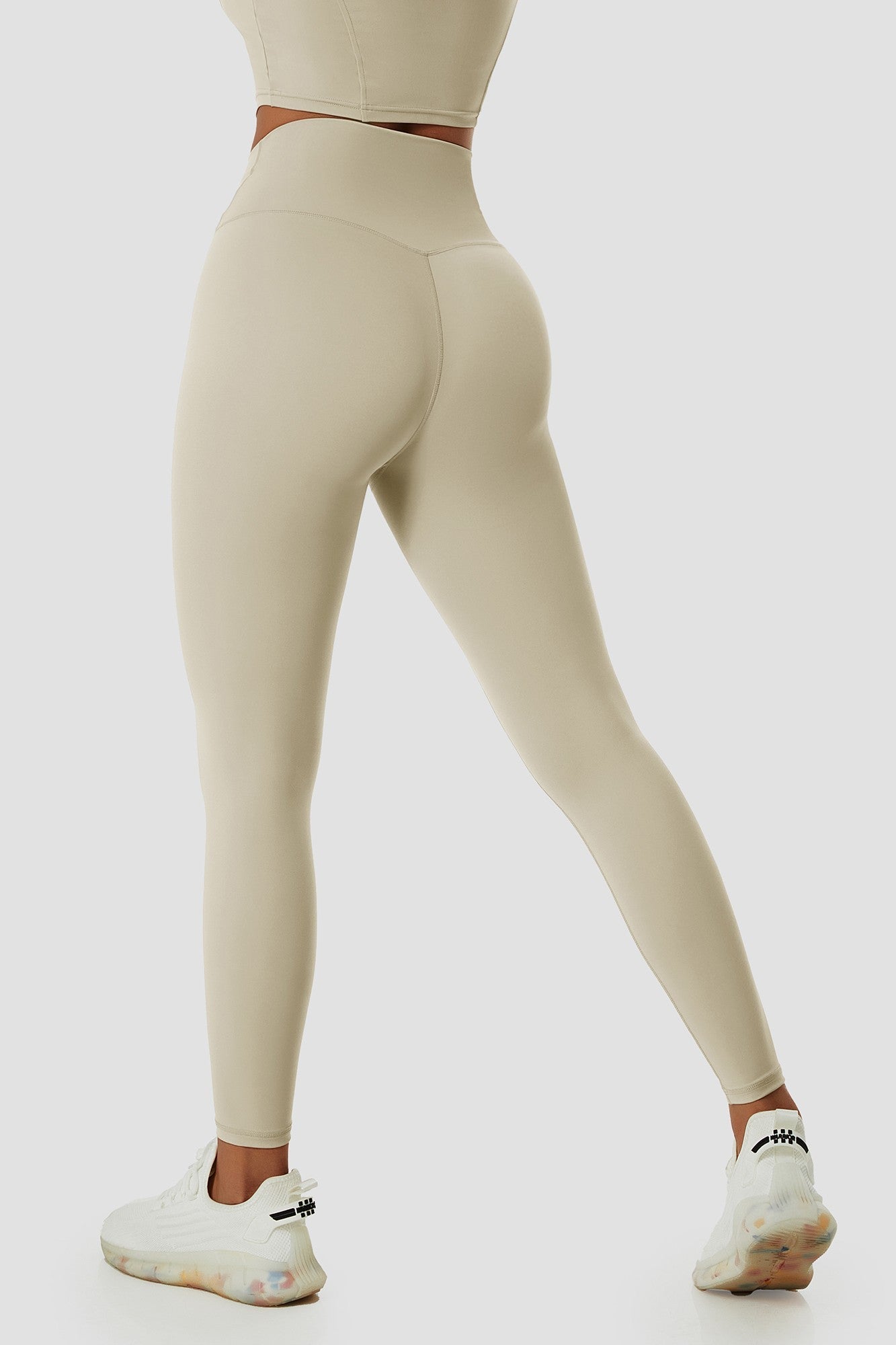 No Front Seam Butt-Sculpt Leggings by bornfocus