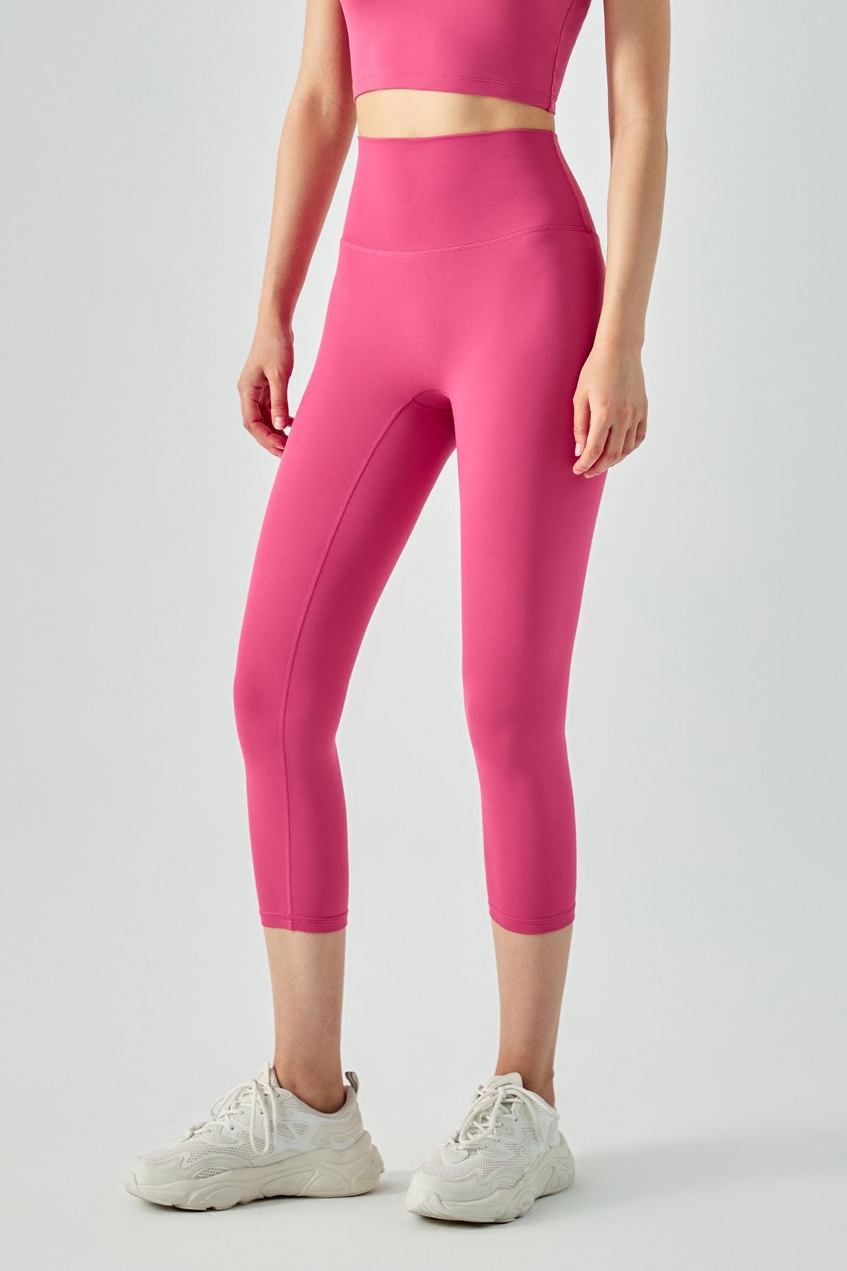 No Front Seam Capri Leggings by bornfocus