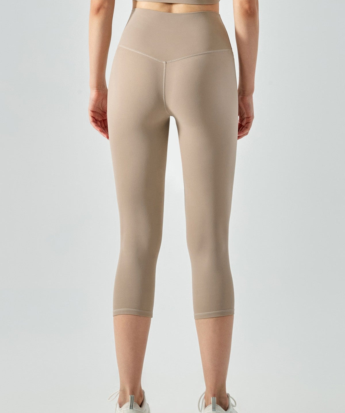 No Front Seam Capri Leggings by bornfocus