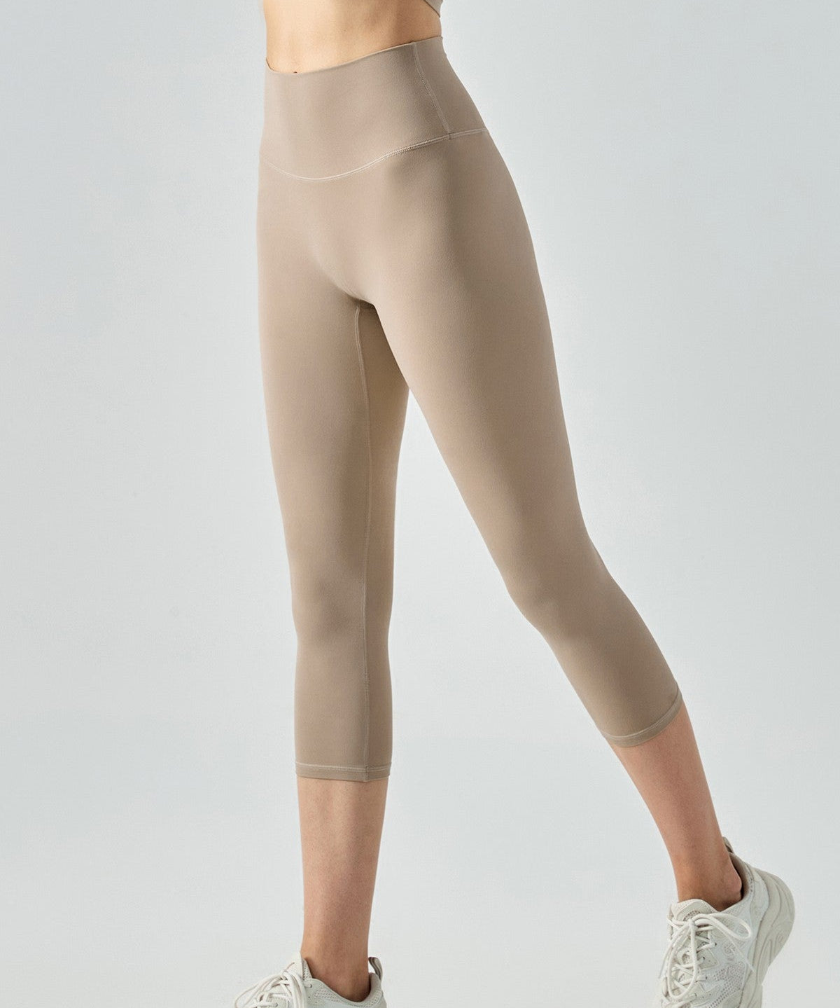 No Front Seam Capri Leggings by bornfocus