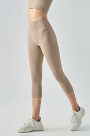 No Front Seam Capri Leggings by bornfocus