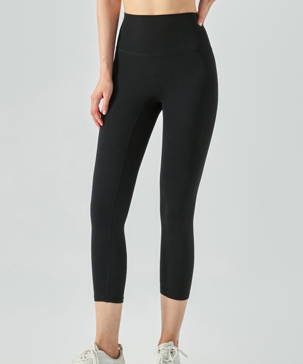 No Front Seam Capri Leggings by bornfocus